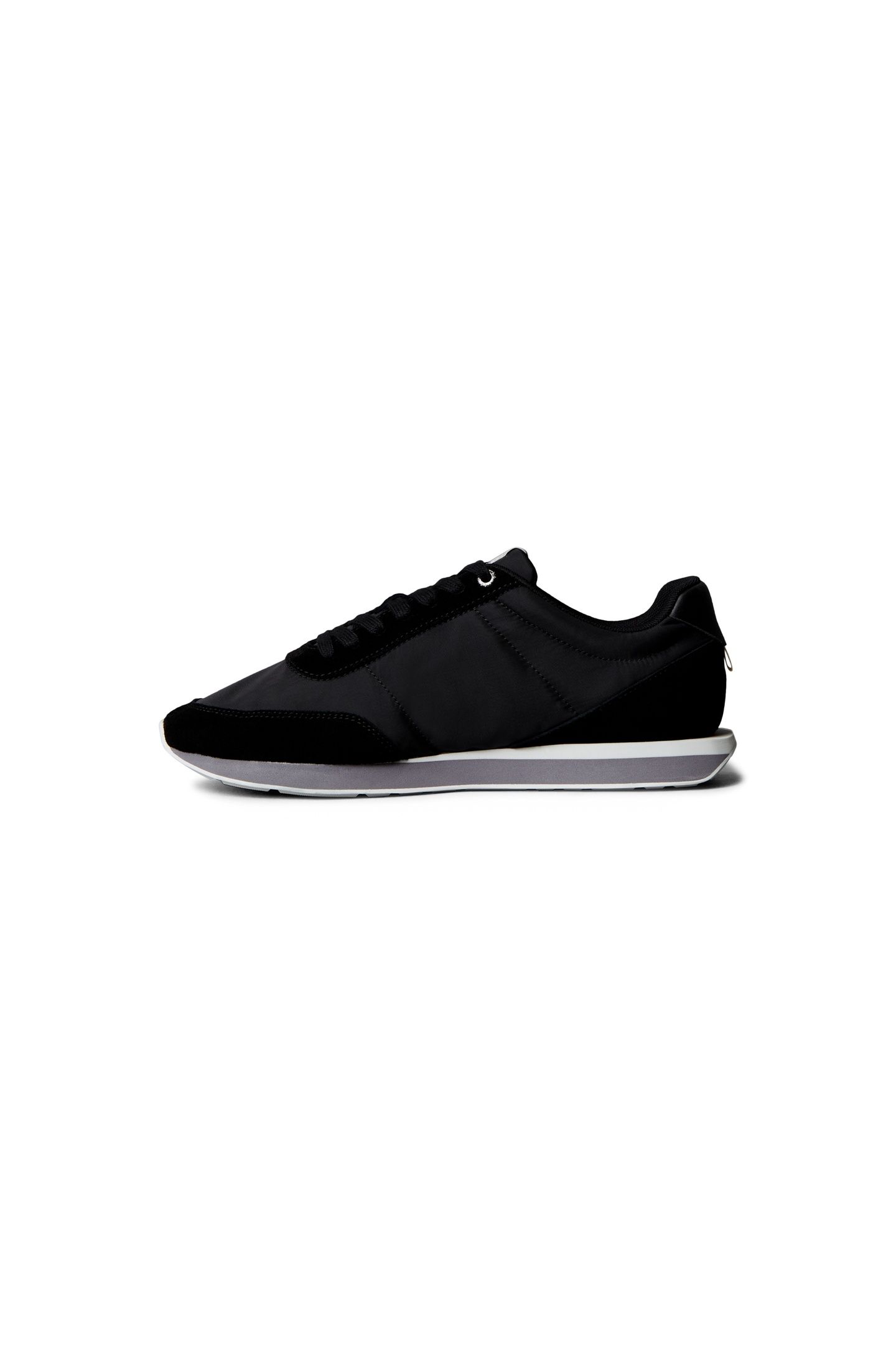 RETRO RUNNER ESSENTIAL MIX BLACK/STORMFRONT/VAPOROUS WHITE 2