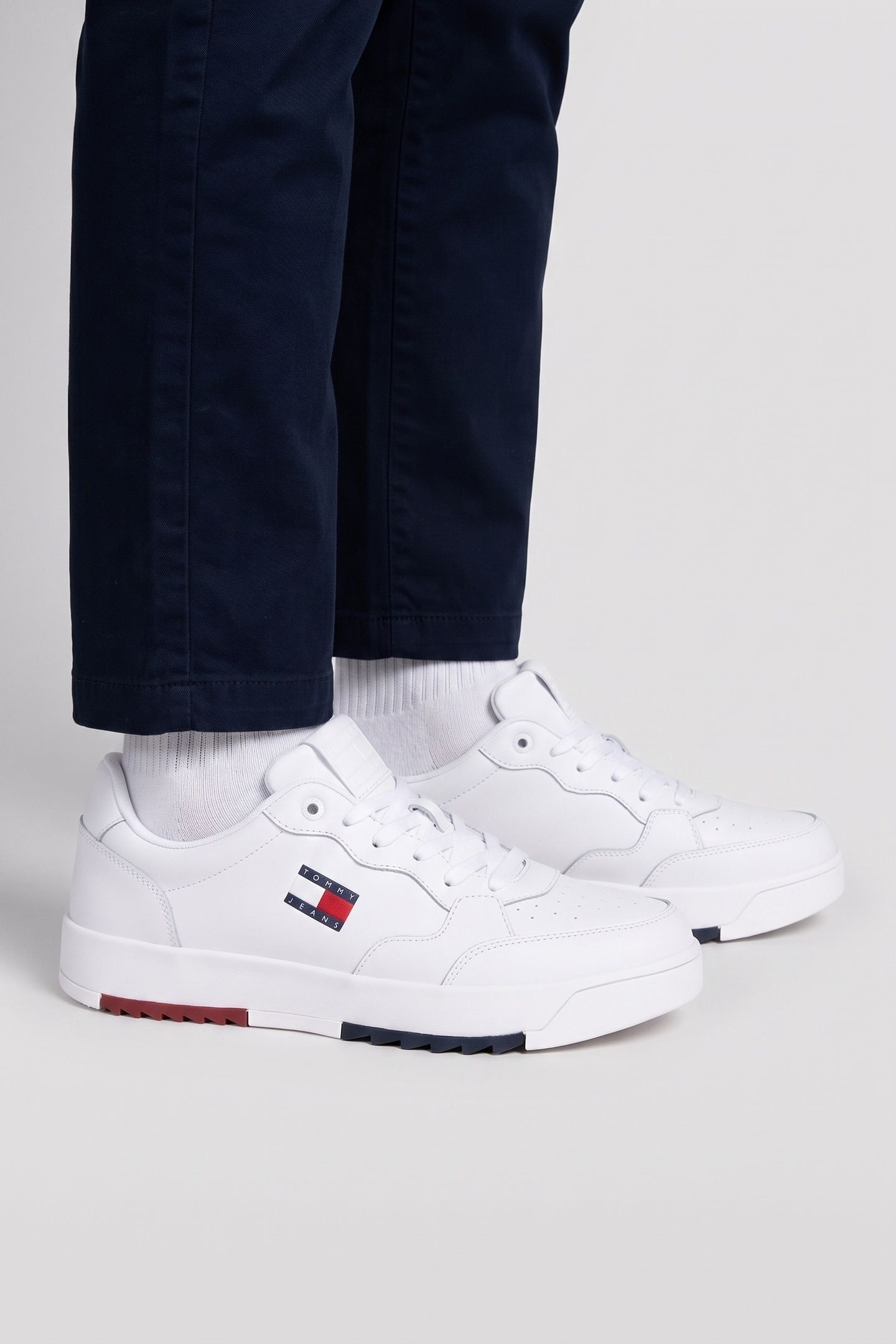RETRO ESSENTIAL SNEAKERS WHITE 3