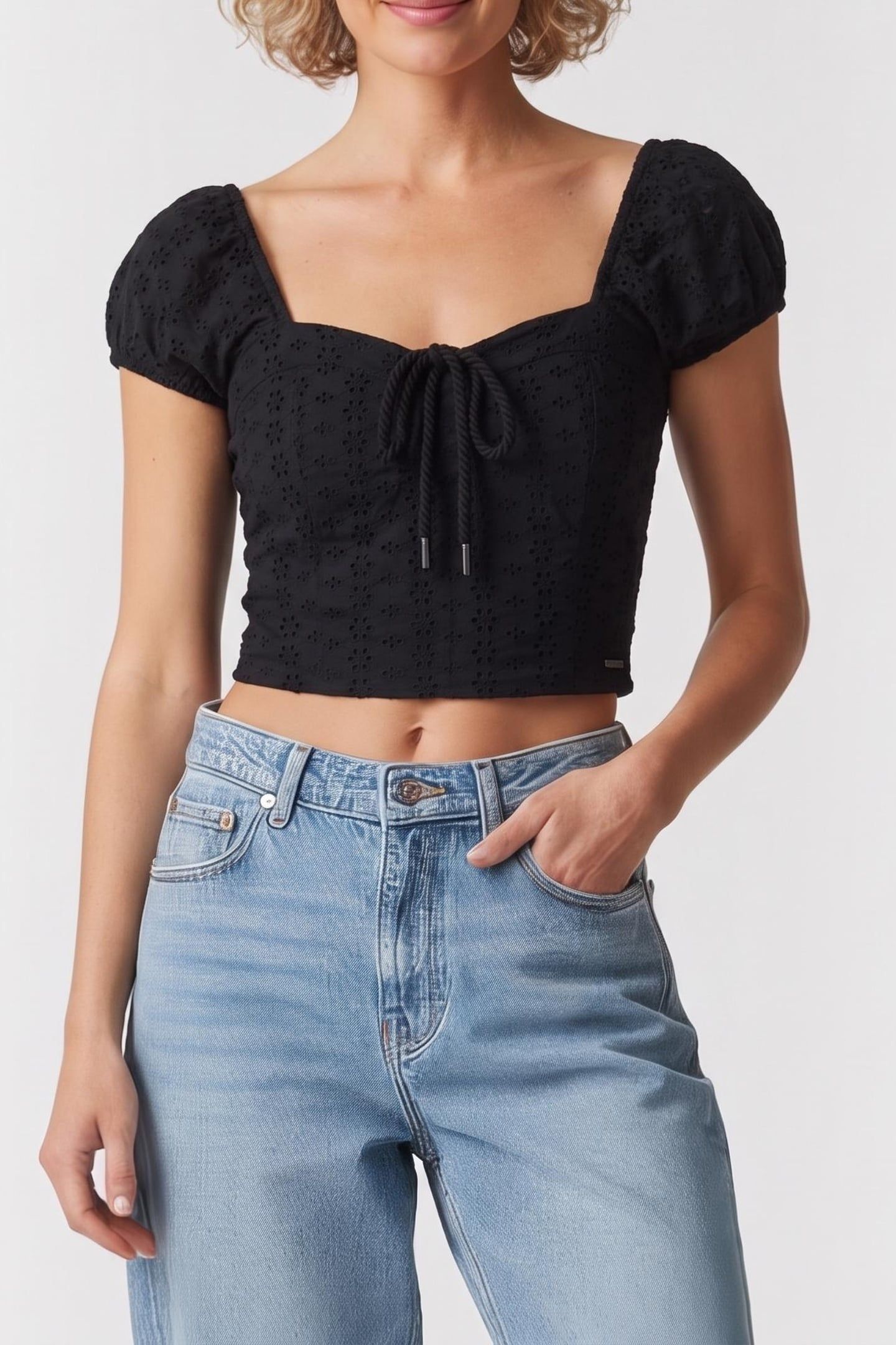 GUESS ECO ELIANE SS PUFFED TOP JET BLACK A996 1