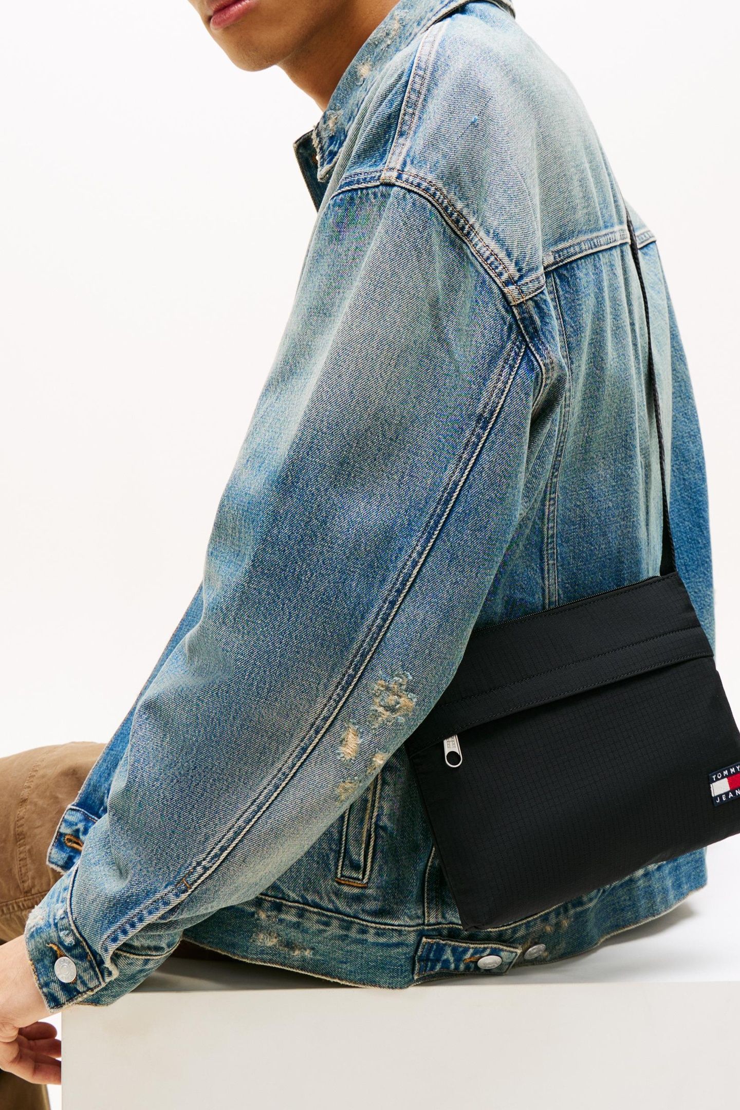 ESS DAILY RIPSTOP CROSSBODY BLACK 5