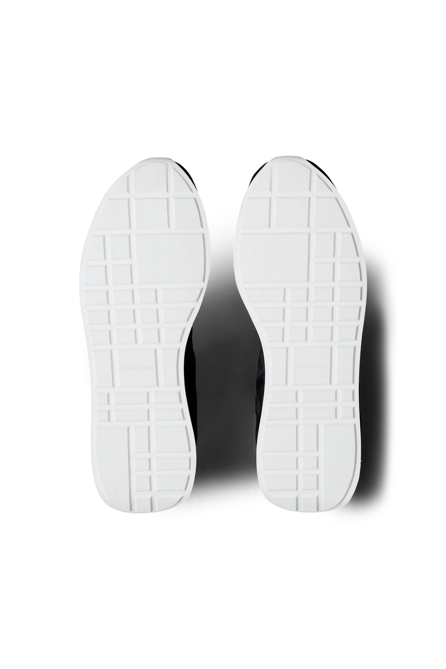RETRO RUNNER ESSENTIAL MIX BLACK/STORMFRONT/VAPOROUS WHITE 5