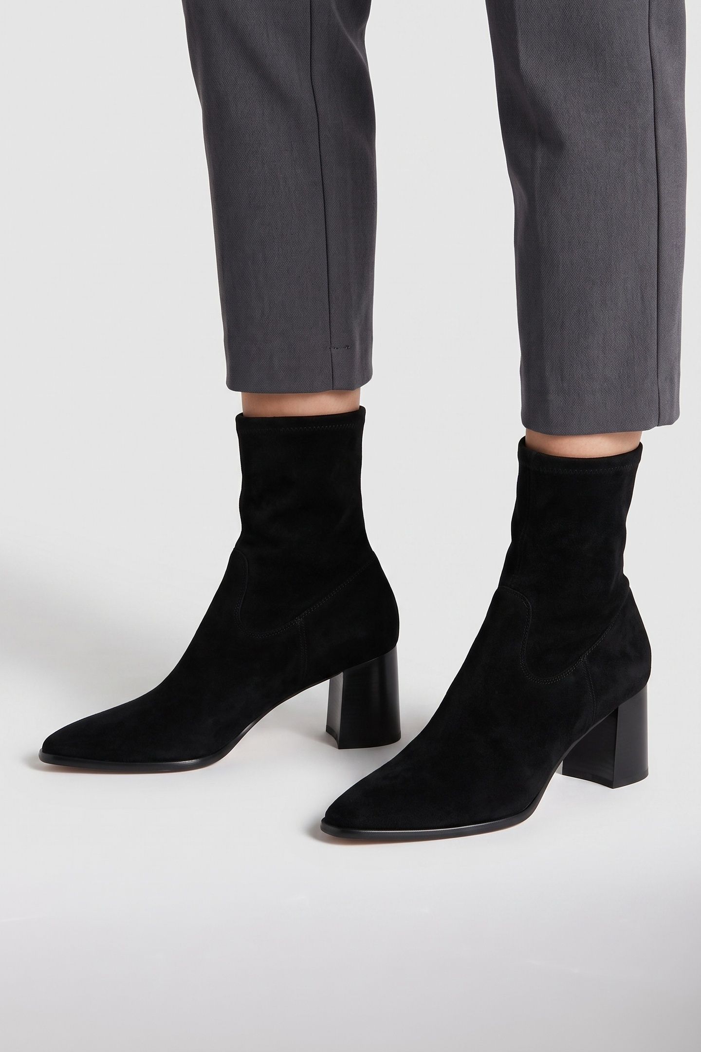 HARP BLOCK HEEL STRETCH SUEDE BLACK 4