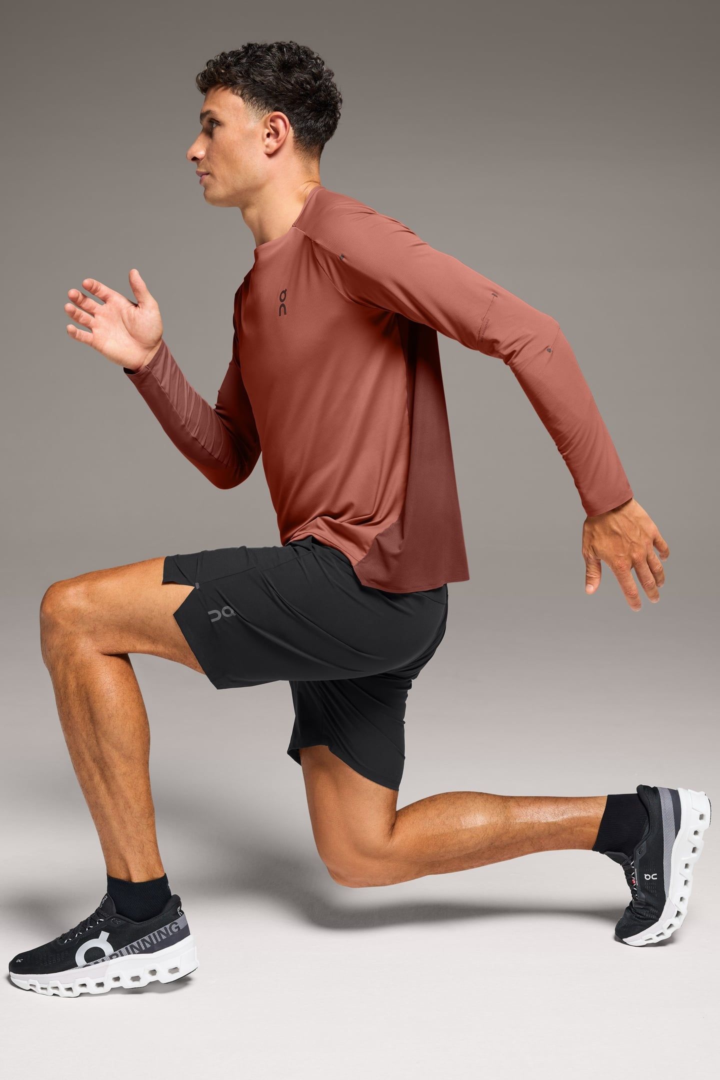 PERFORMANCE HYBRID SHORT 1 BLACK 4