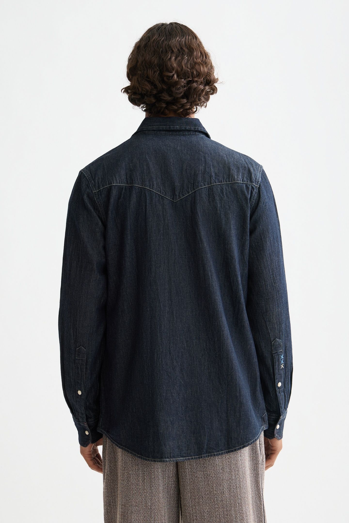 REGULAR FIT WESTERN SHIRT IN DARK DENIM — PAINT IT BLAUW 3