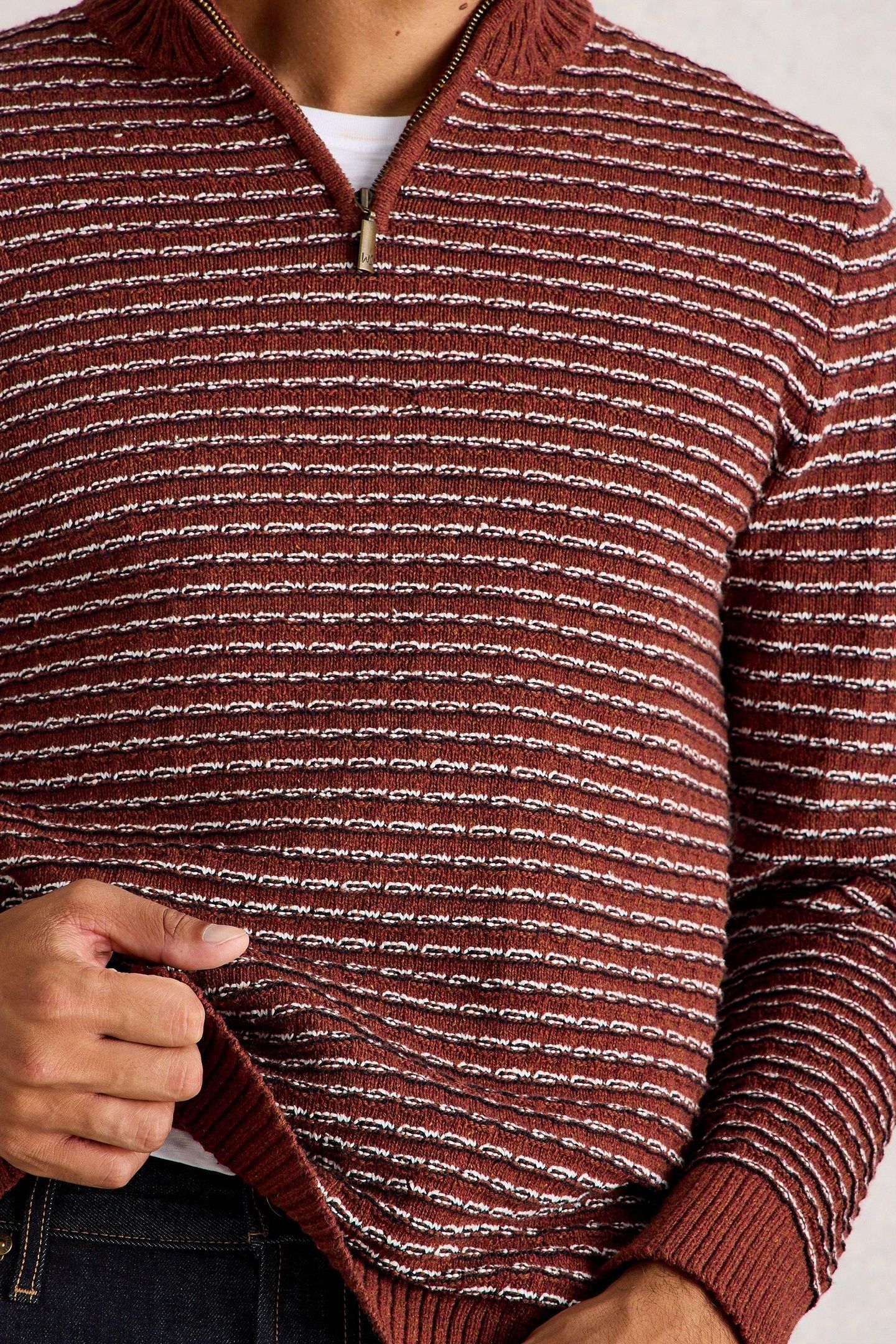 TEXTURED STRIPE FUNNEL RED MULTI 6