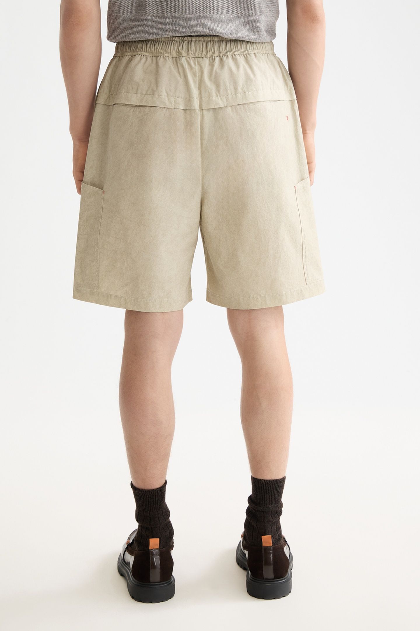 WASHED NYLON-BLEND POPLIN WIDE FIT CARGO BERMUDA PLAZA TAUPE 4
