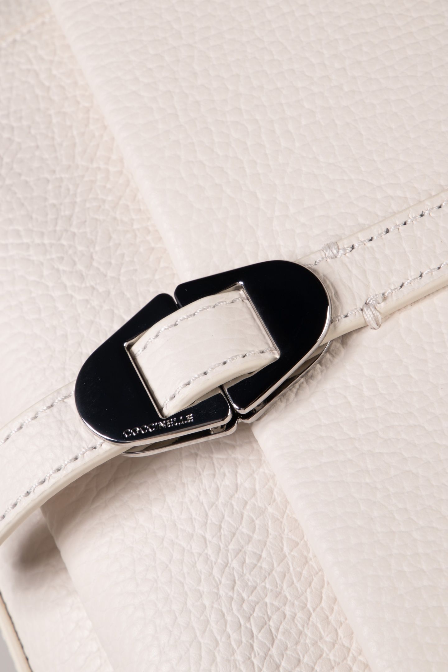 COCCINELLEDORIAN BLANCO 4