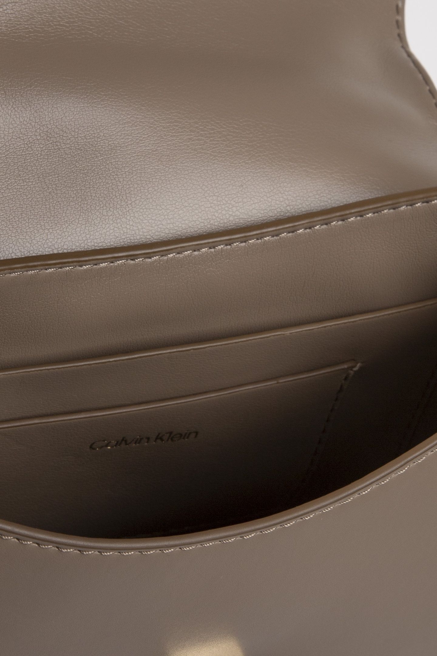 CK BRUSHED FLAP CROSSOVER DESERT TAUPE 5