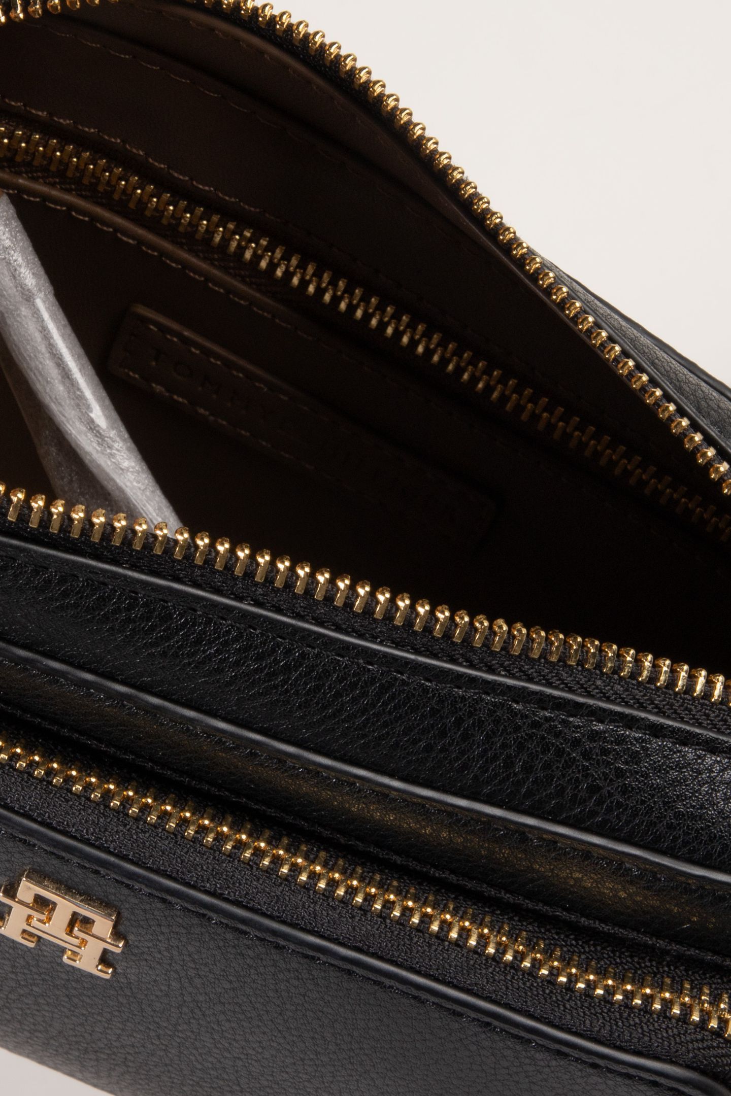 ICON CAMERA BAG BLACK 5