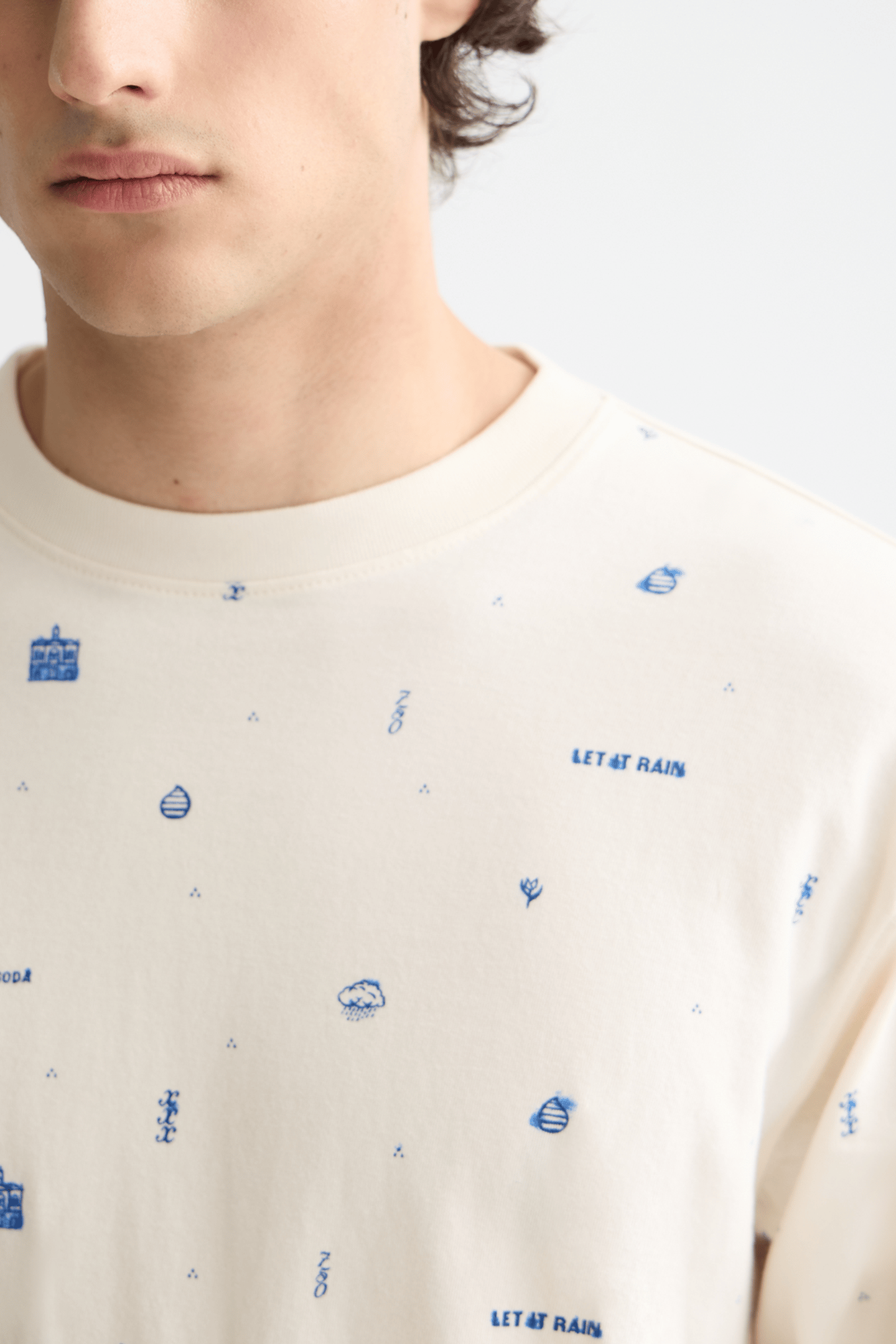 750 YEARS CELEBRATION RELAXED FIT ALLOVER PRINTED TEE LET IT 4