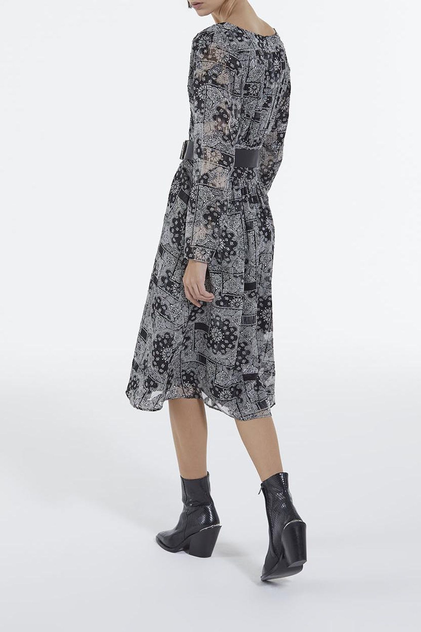 LONG DRESS WITH A FITTED WAIST AND LONG SLEEVES BLACK 2