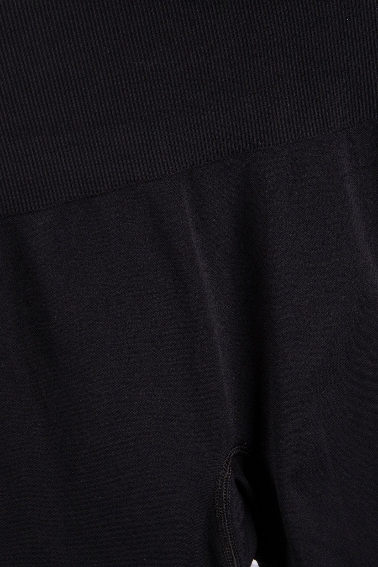 NELLA SEAMLESS SHORTS BLACK 4