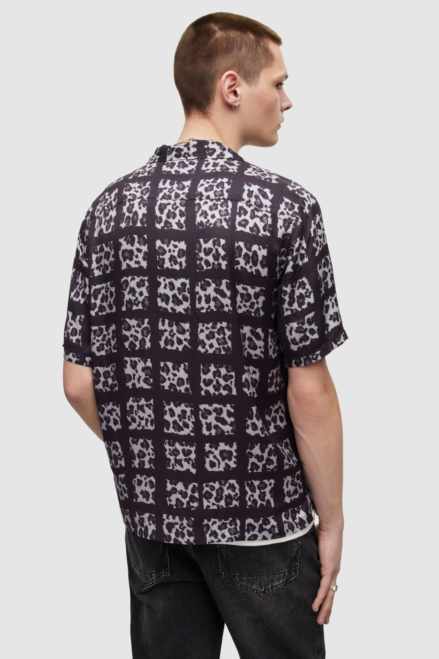 CUBE SS SHIRT JET BLACK 5
