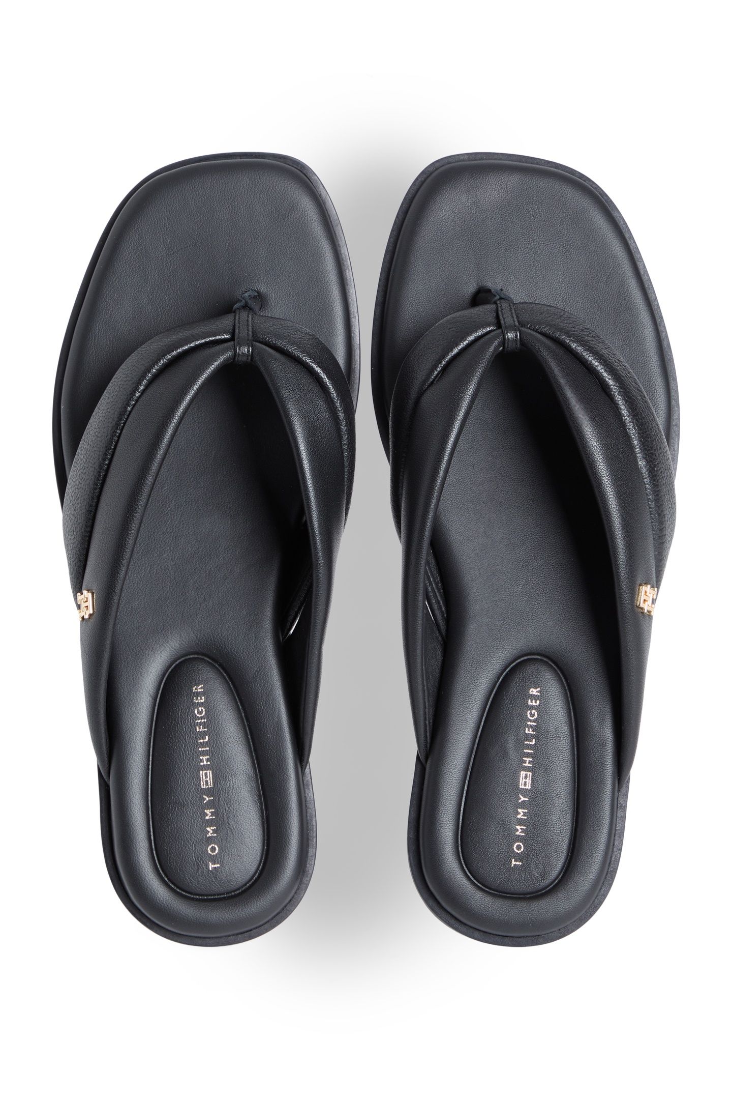 ELEVATED TOE POST FLAT SANDALS BLACK 5
