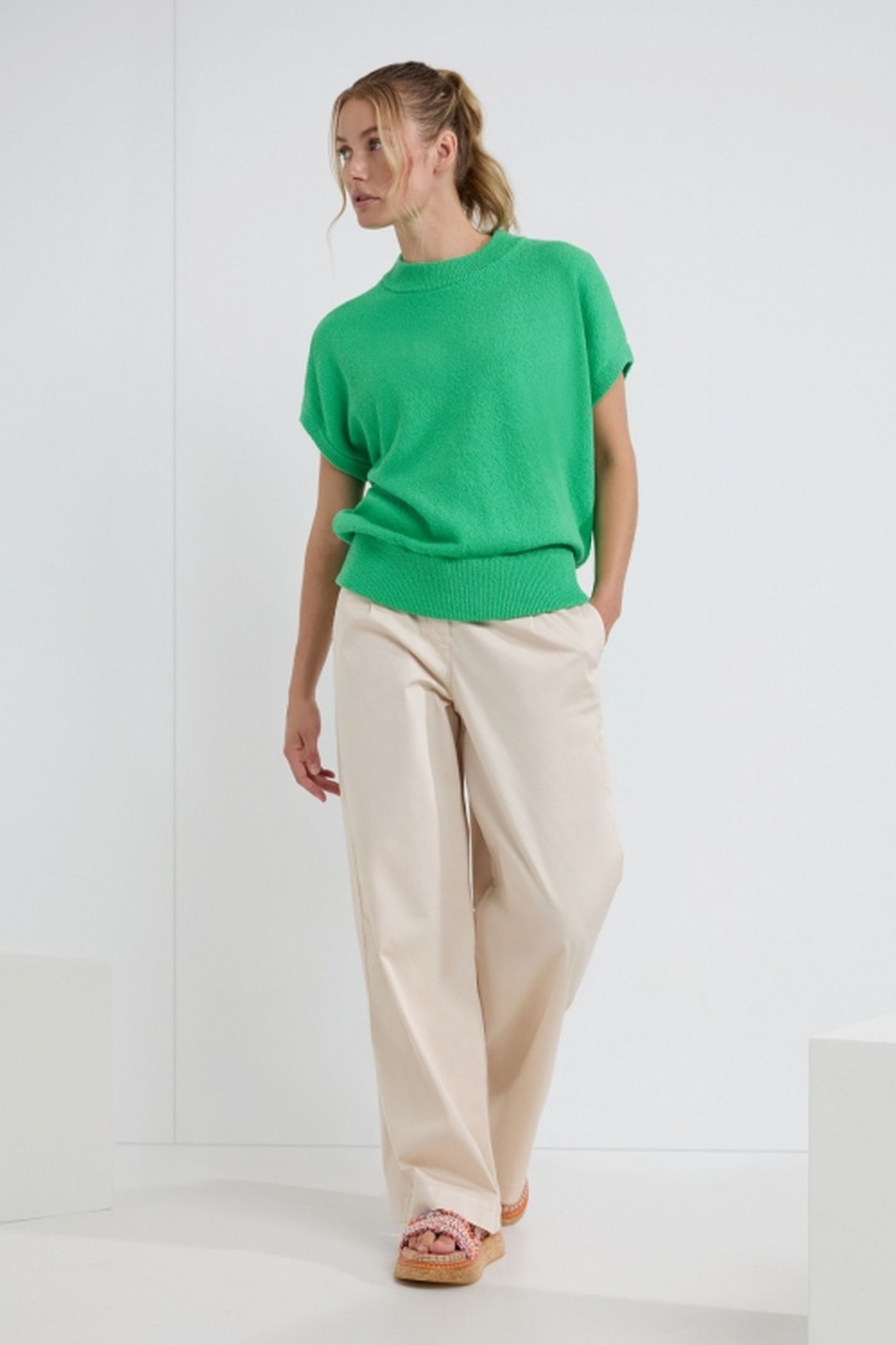 DIAN SWEATER PARROT GREEN 2