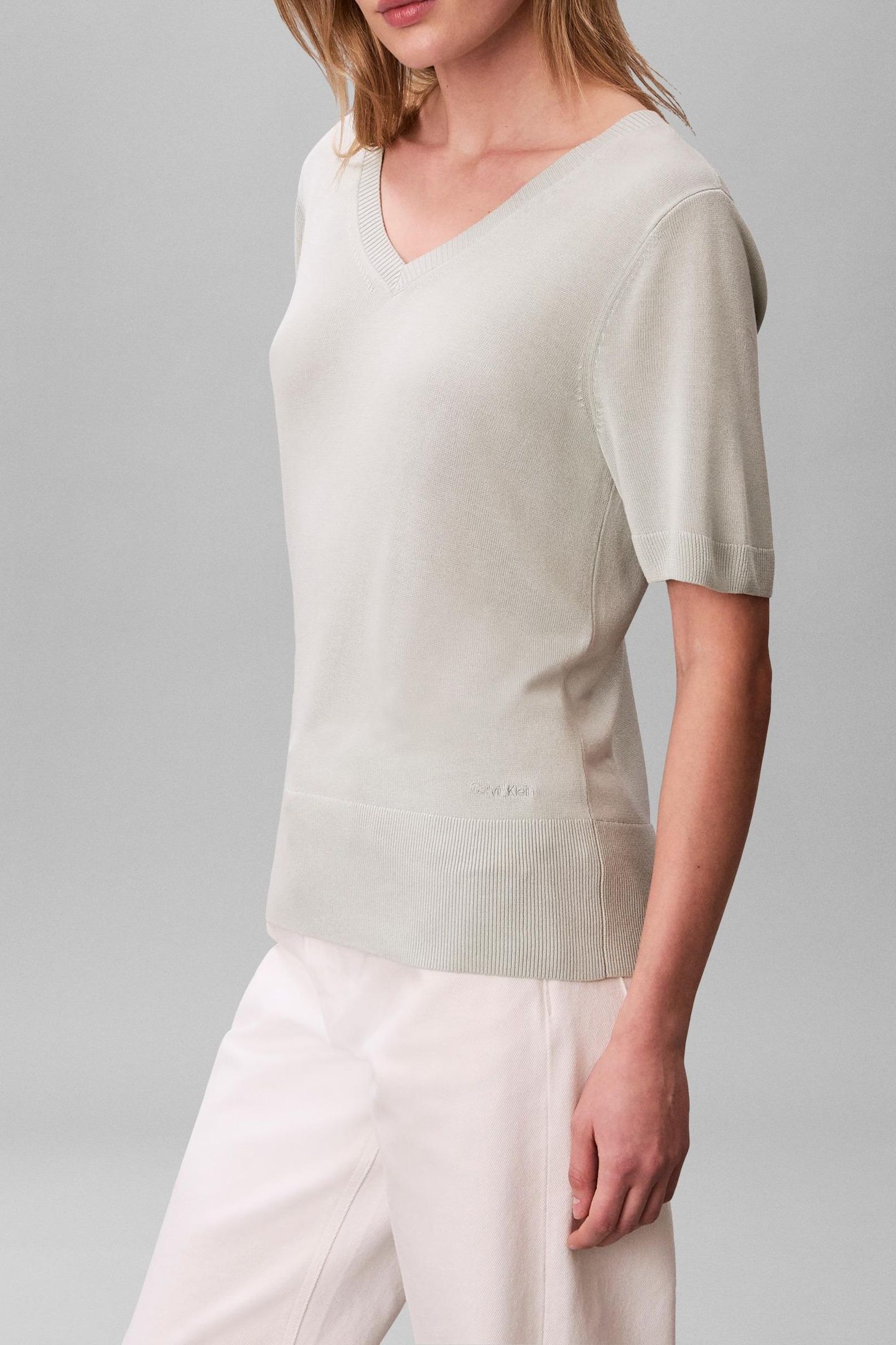 FINE GAUGE VISCOSE V-NECK TOP PALE MEADOW 3