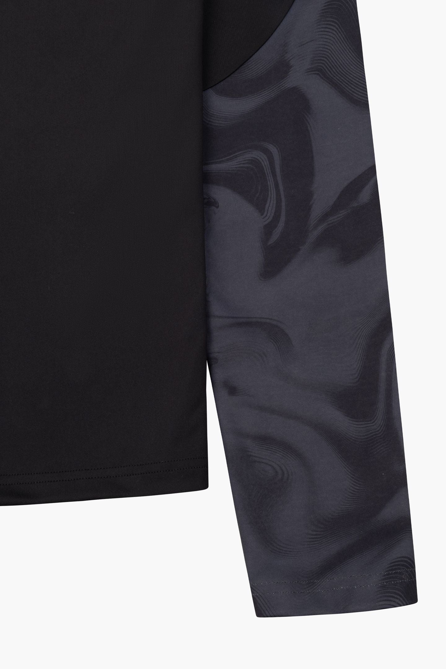 STRIKER 1/4 ZIP TOP BLACK/GOLD 4
