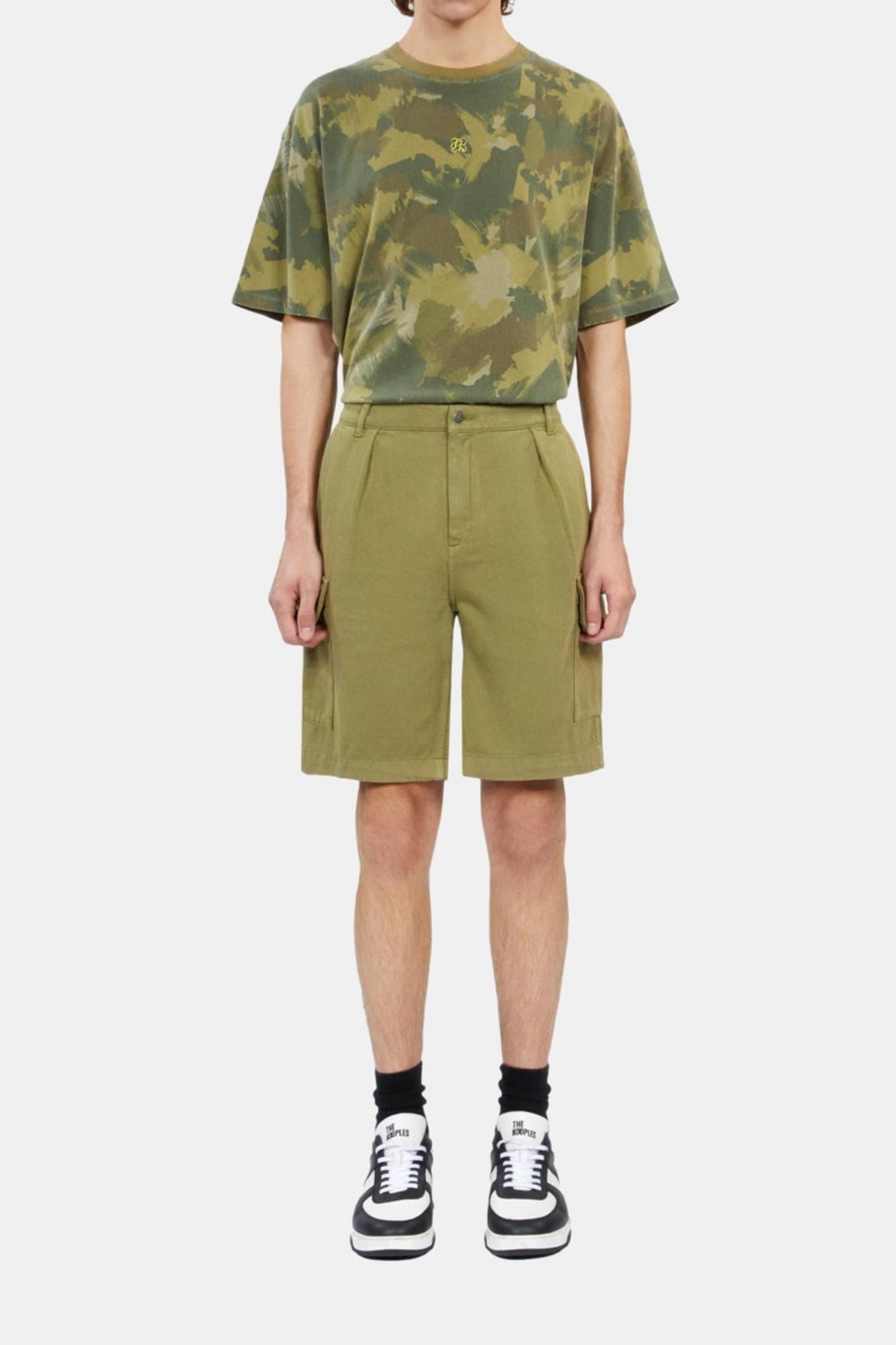 CASUAL CARGO SHORTS WITH PLEATS AND PATCH POCKETS WOOD KAKI 1