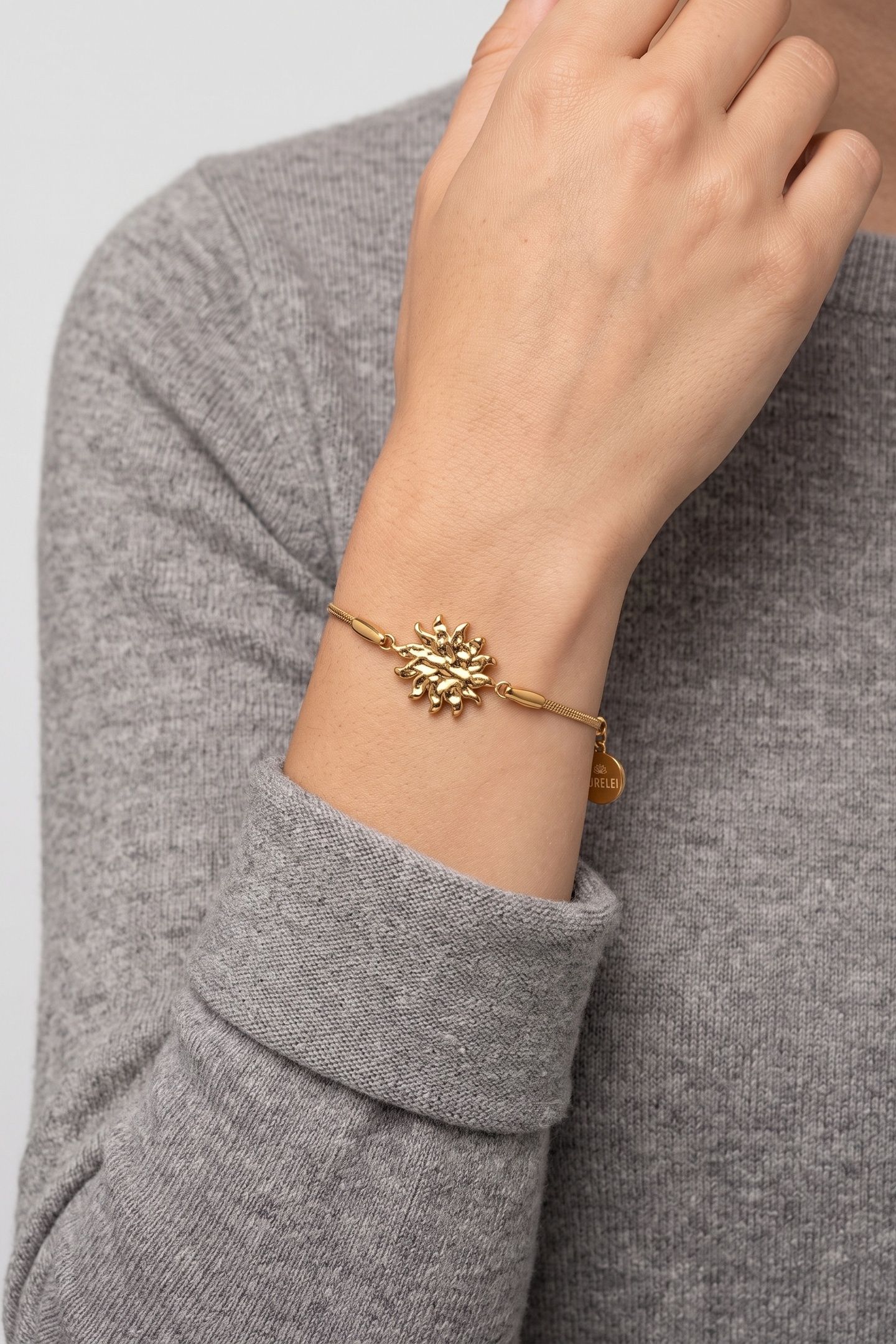 ICONIC SUN ARMBAND GOLD 1
