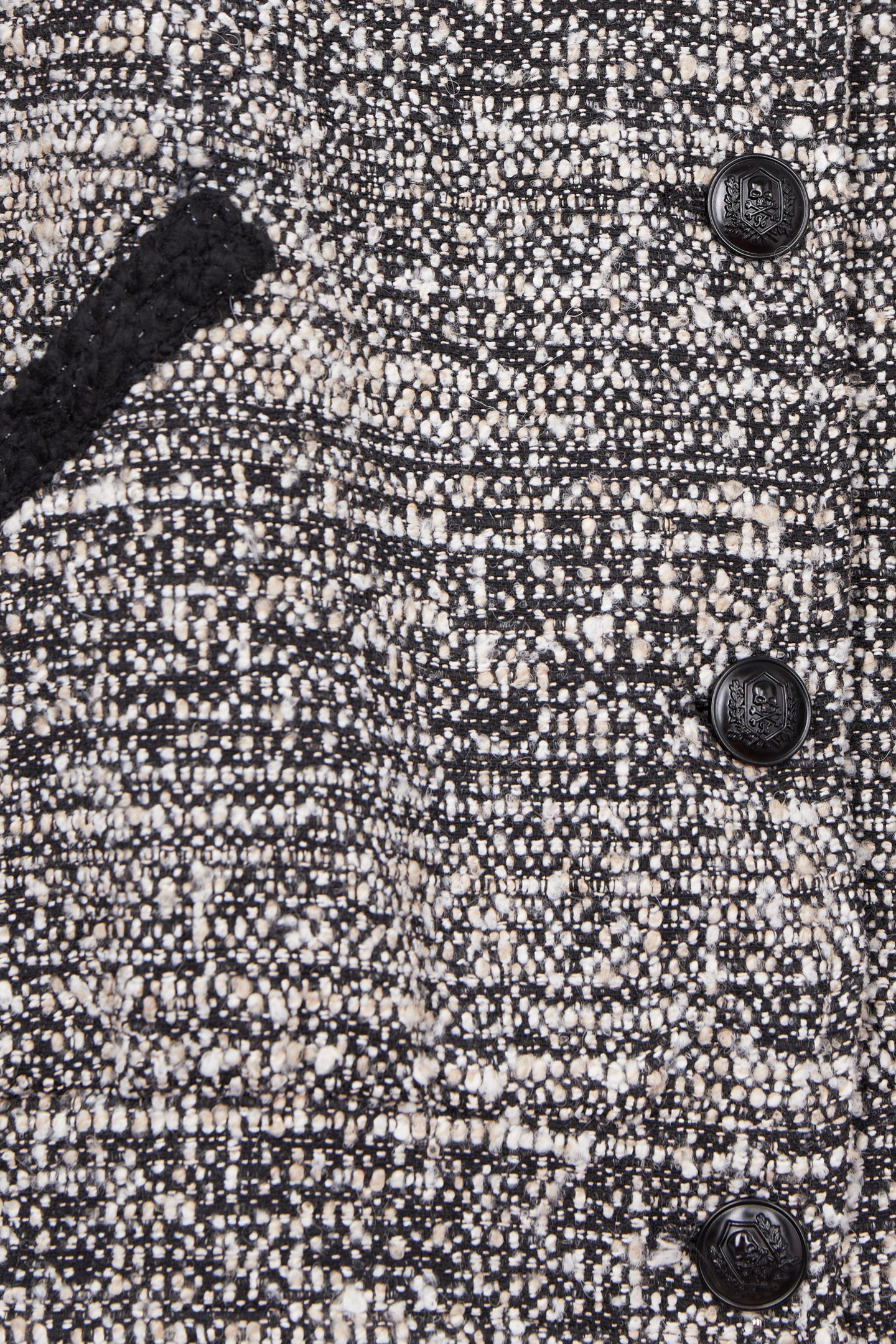 VOICE AND SECOND DETAIL GALLOW BLACK WHITE 5