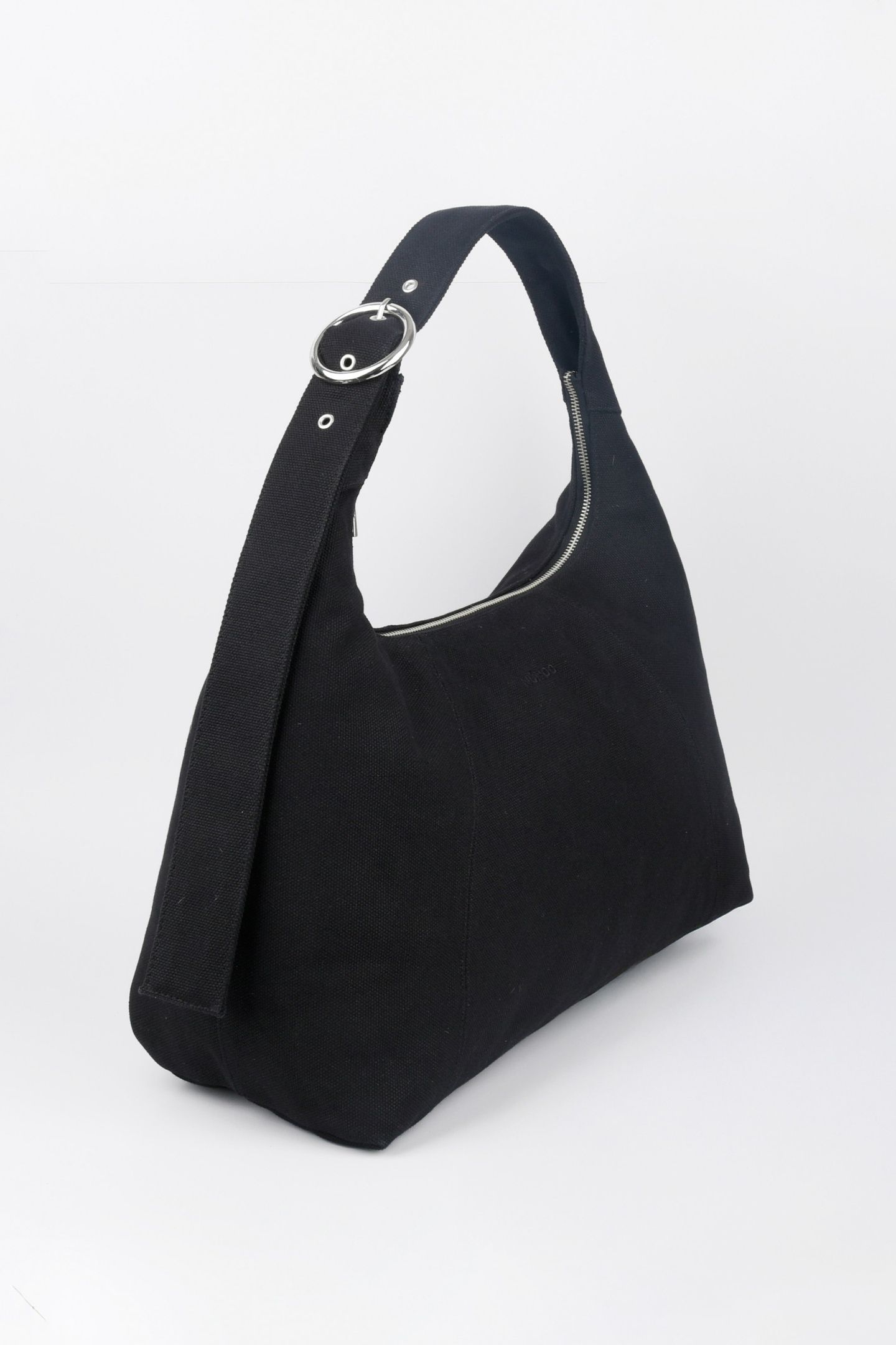 MAXI DANDY BUCKLE CANVAS BLACK 2