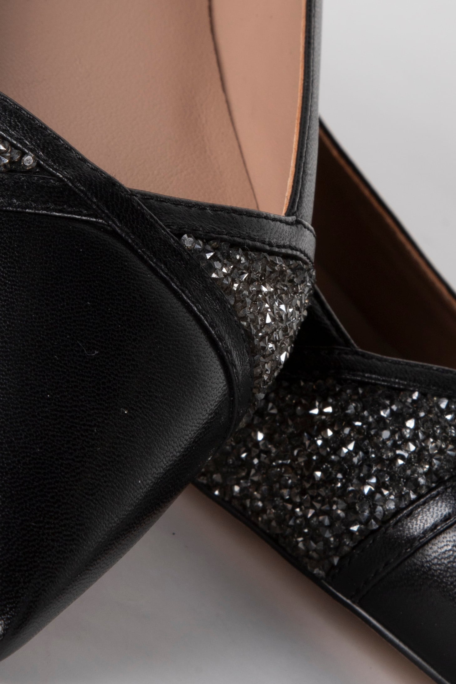 DIANE CRYSTAL POINTED BLACK 4