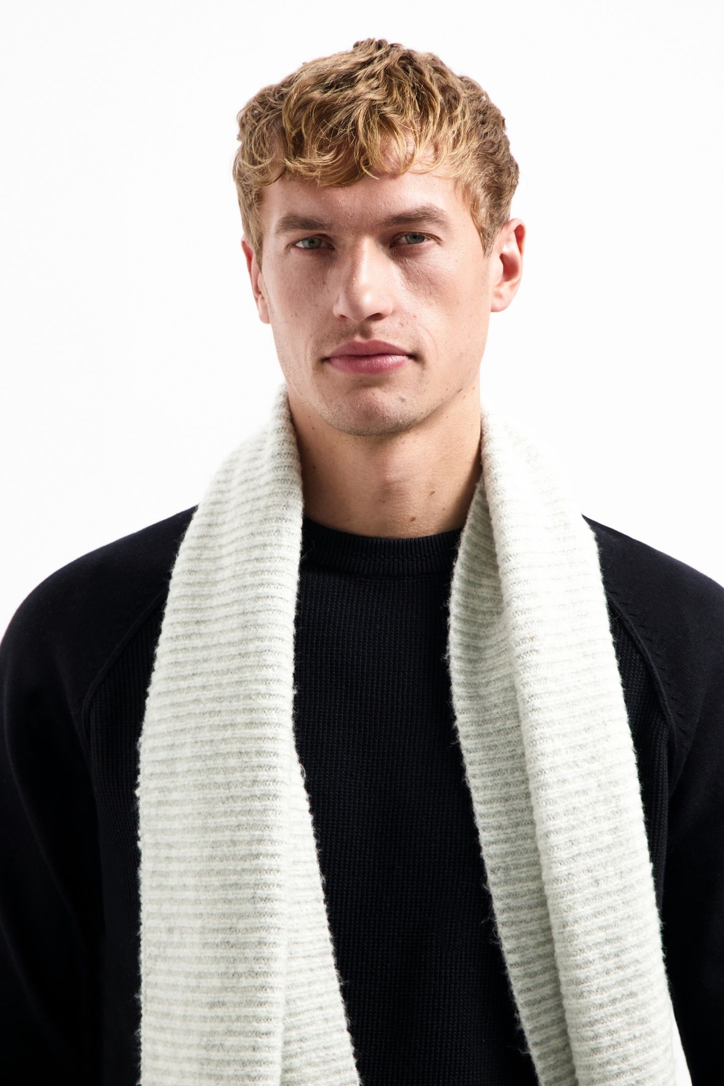 PULLOVER CREWNECK SOLID WAFFLE KNIT BLACK 2