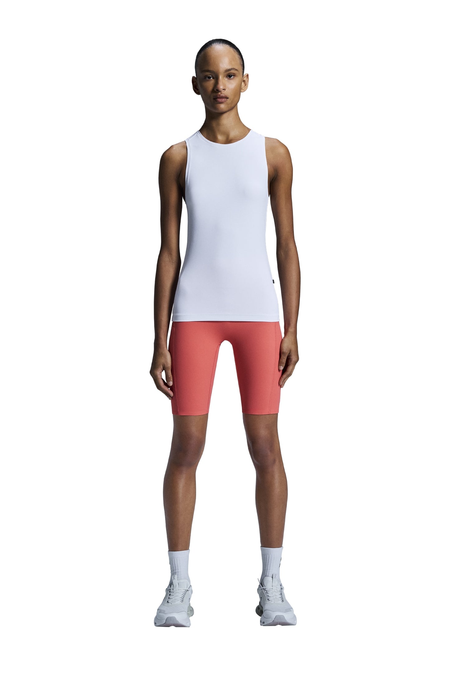 STUDIO TANK 1 WHITE 2