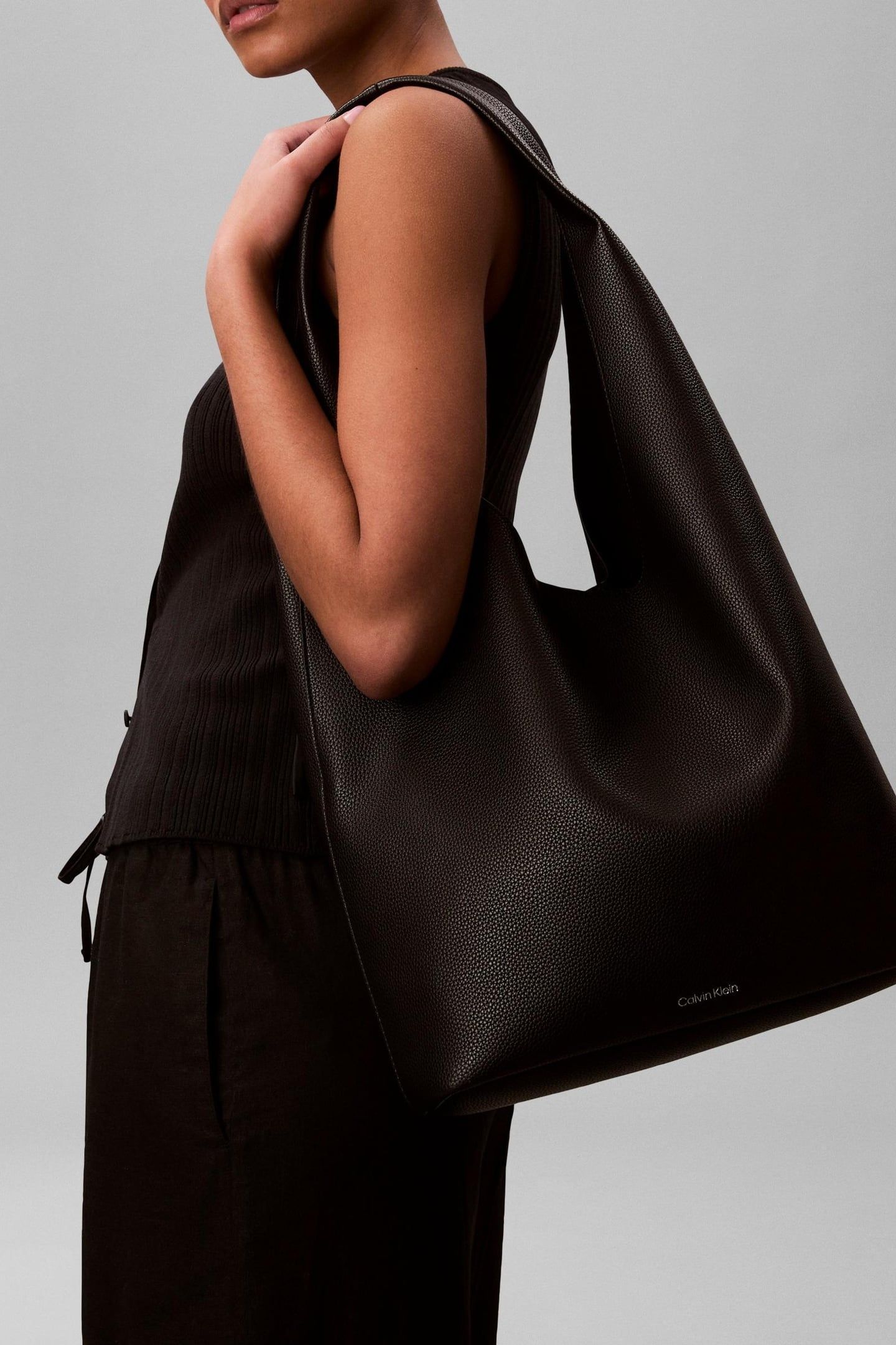 SLOUCHY PEBBLE MEDIUM BAG BLACK 1