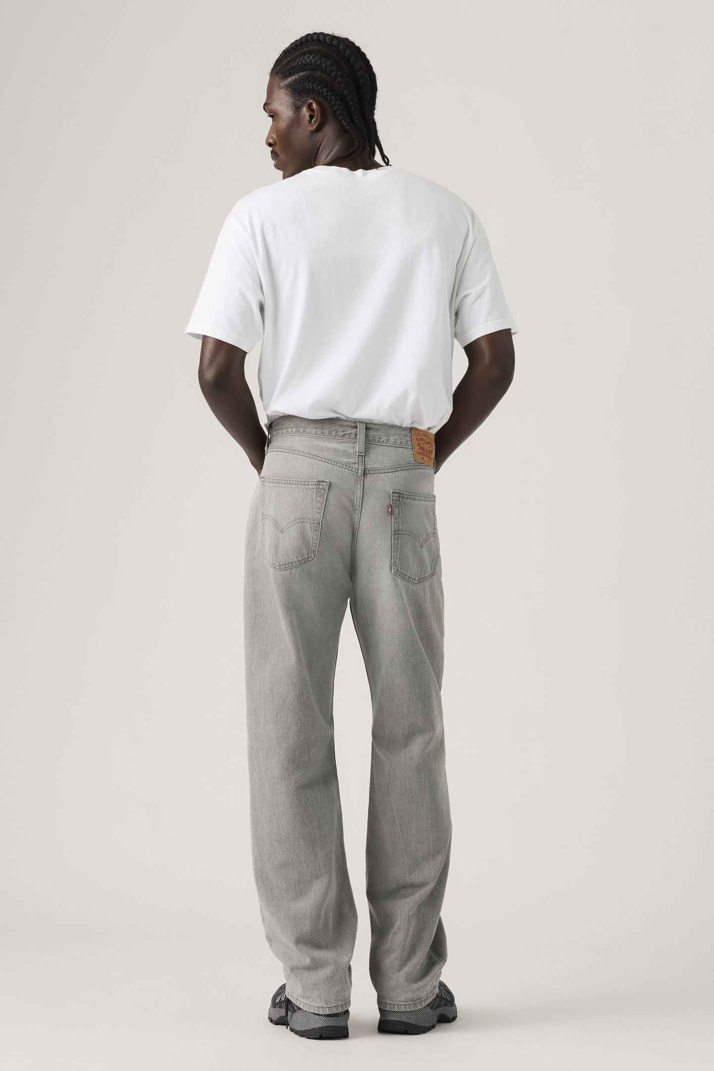 565™ LOOSE STRAIGHT LIGHTWEIGHT JEANS 3
