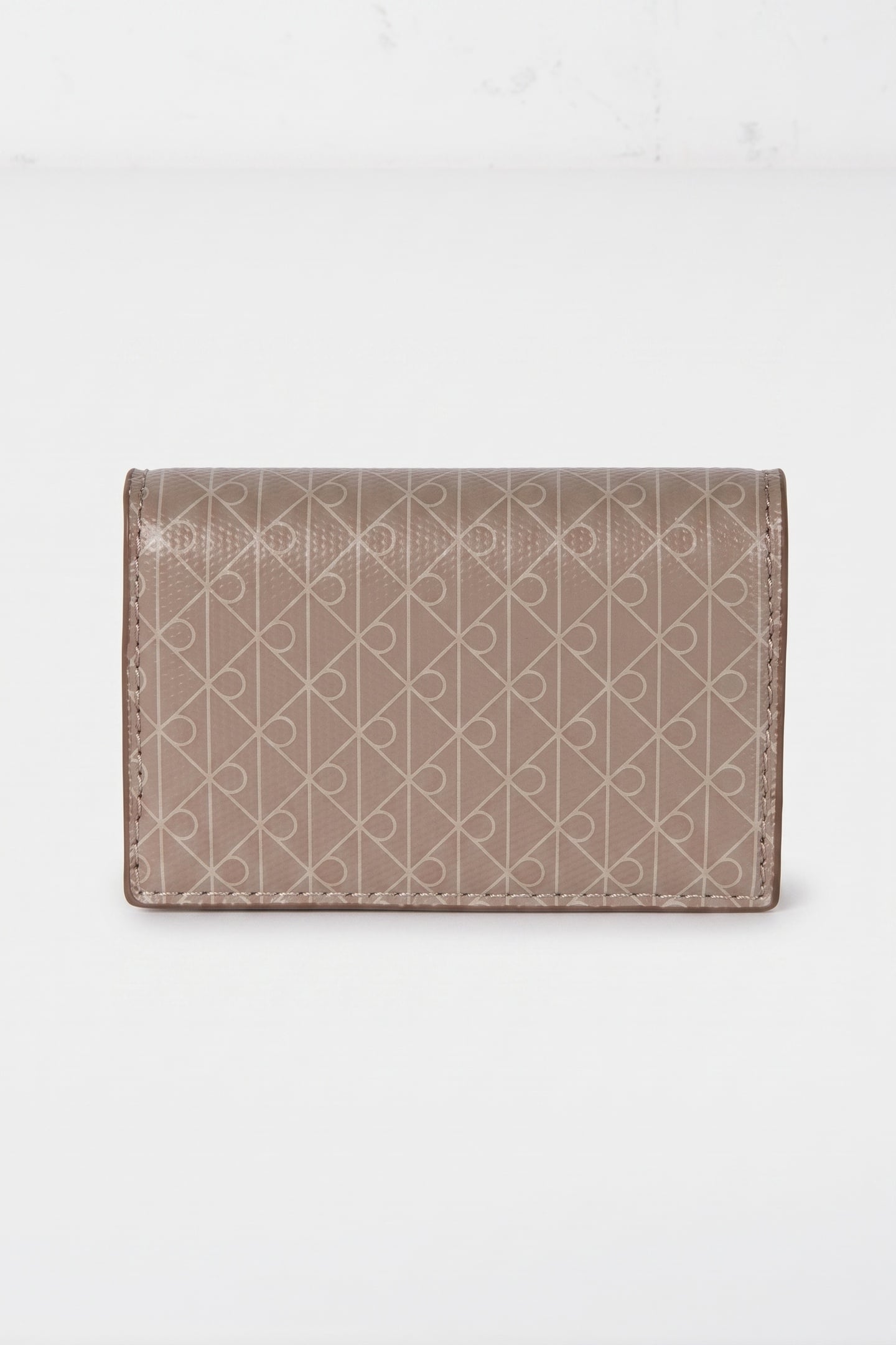 EMBLEM ACCORDION CARDHOLDER DESERT TAUPE 1