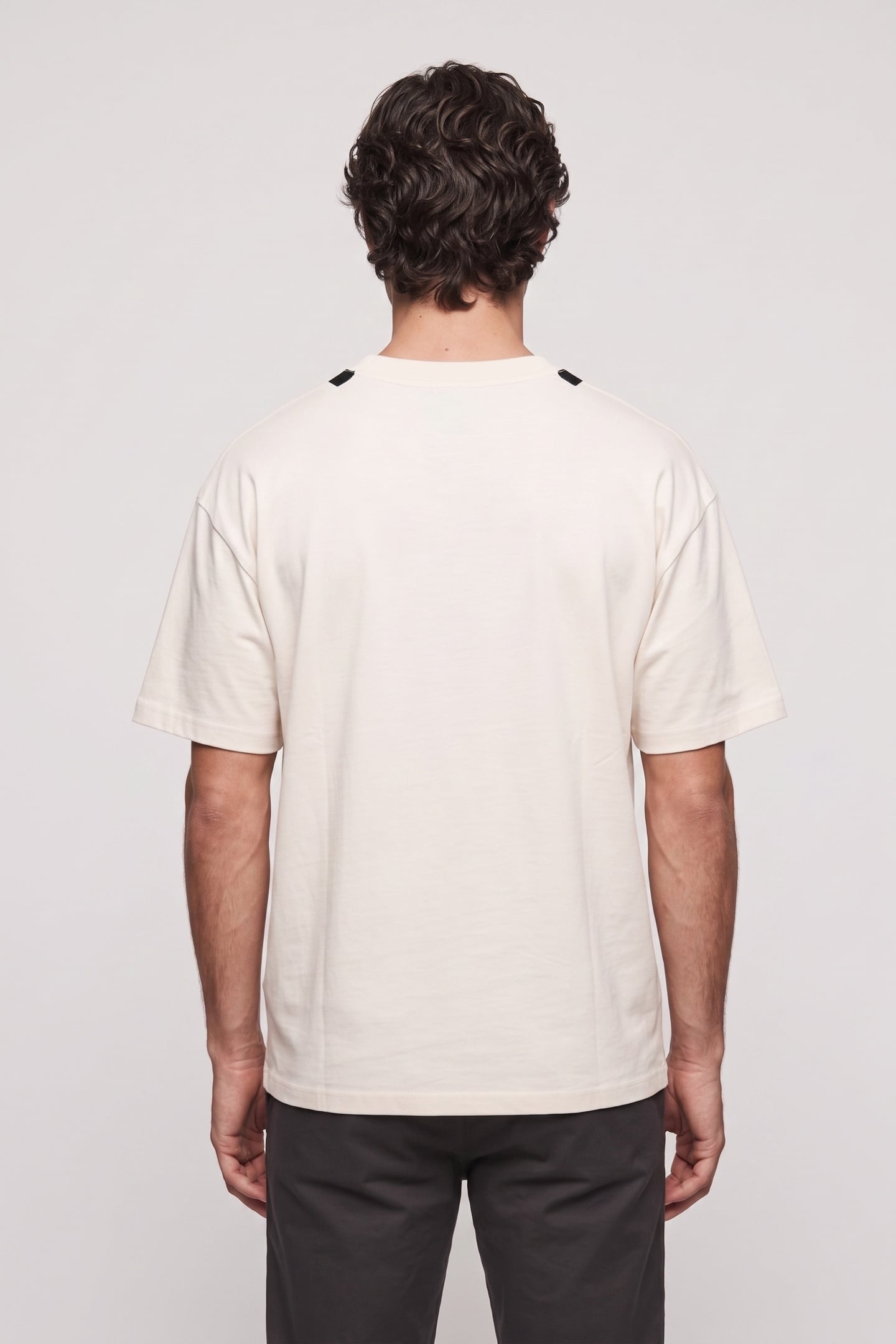 SHORT-SLEEVED T-SHIRT WITH PRINT ON THE FRONT ECRU 2