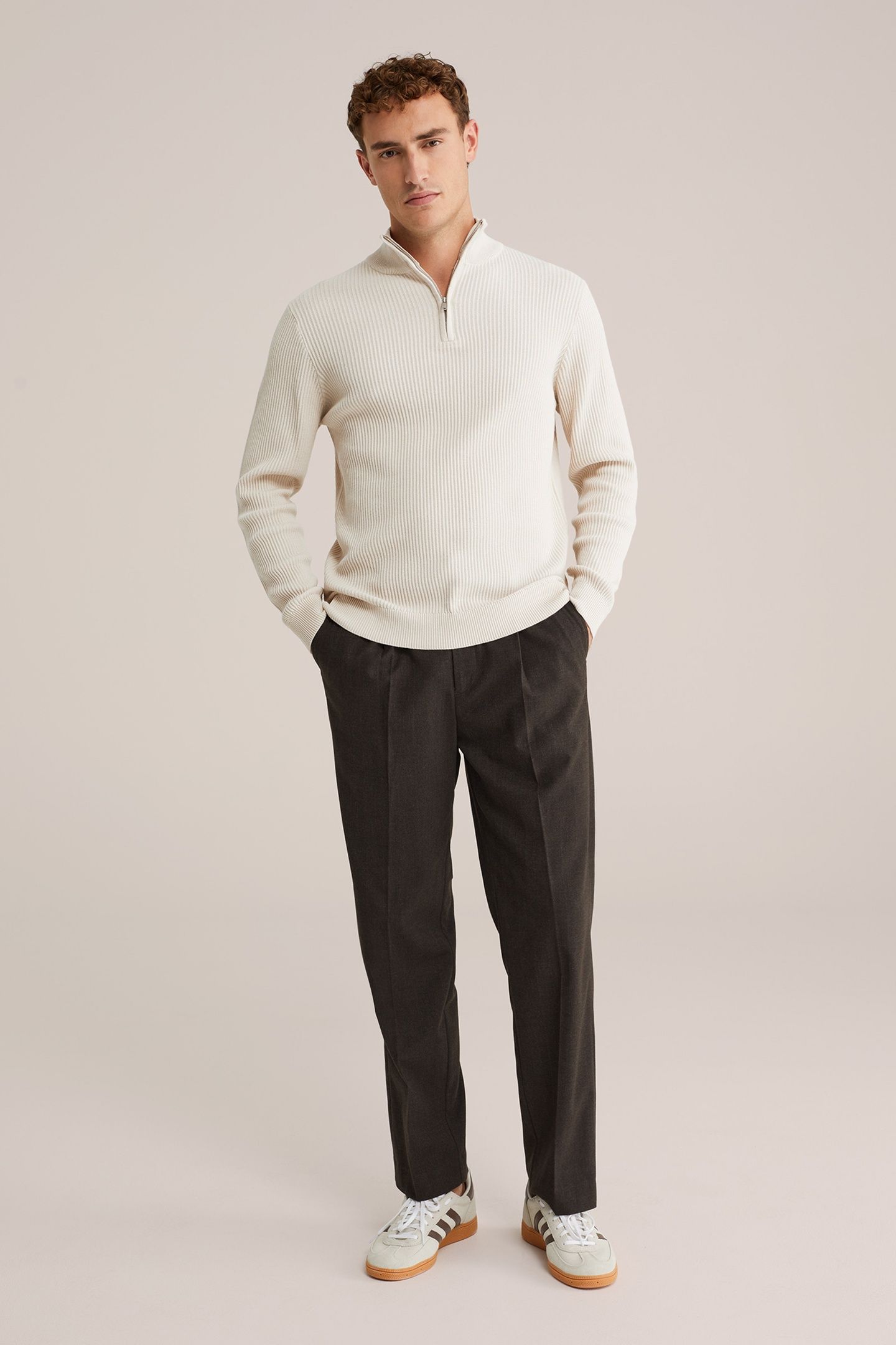 HALFWAY ZIPPER BEIGE 2