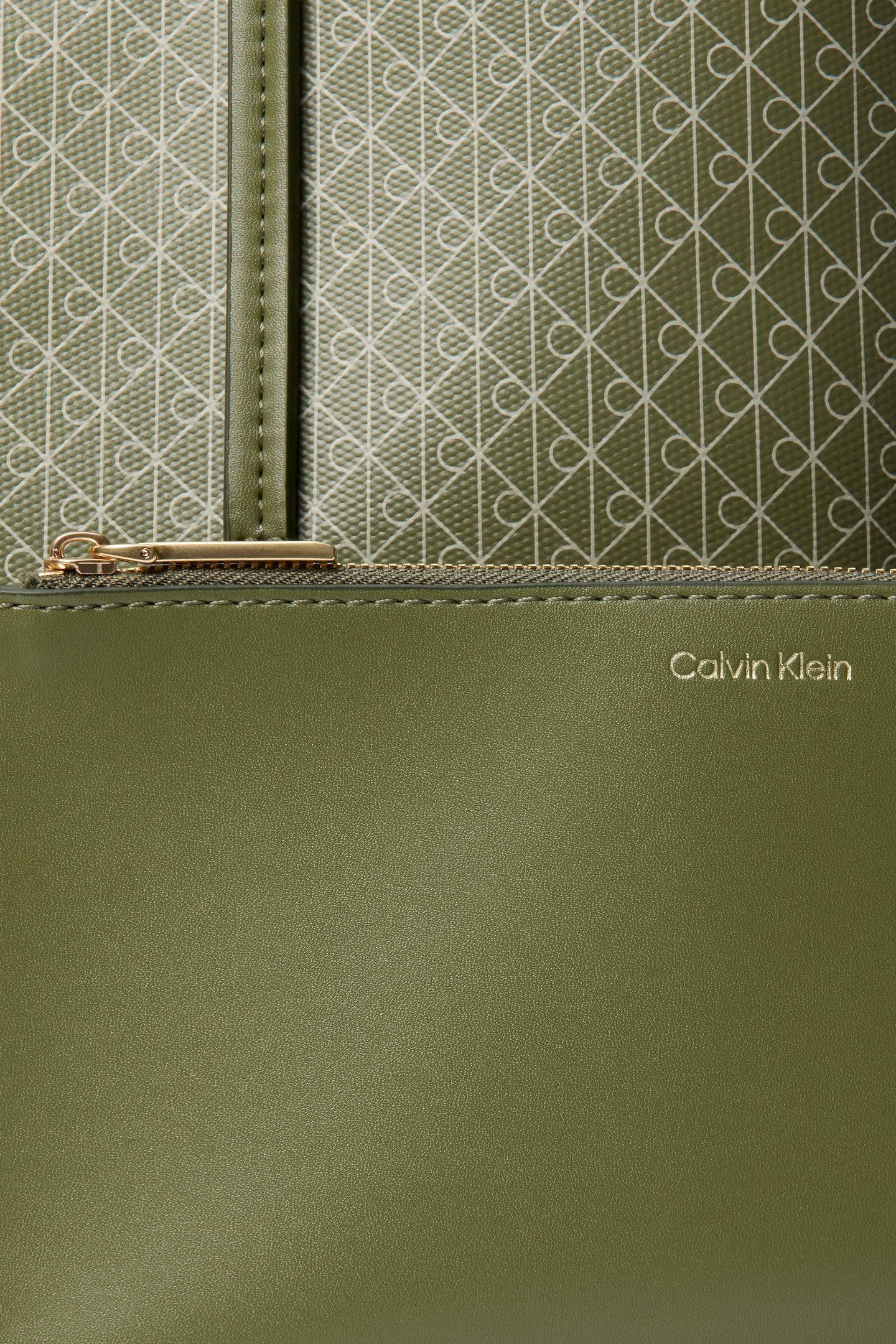 EMBLEM AOP TOTE OLIVINE AOP 3