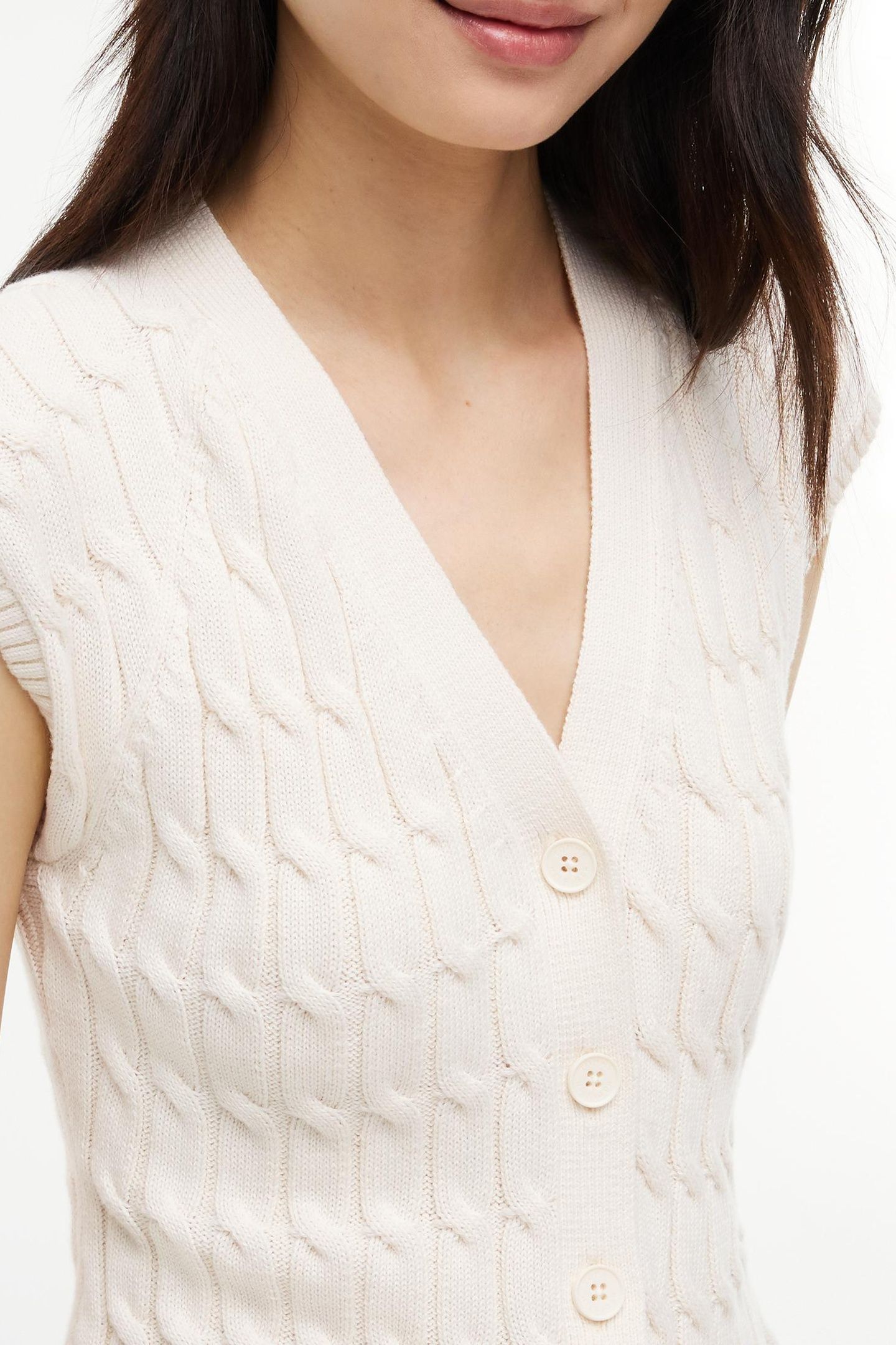 MID CABLE VEST CARDIGAN IVORY PETAL 5