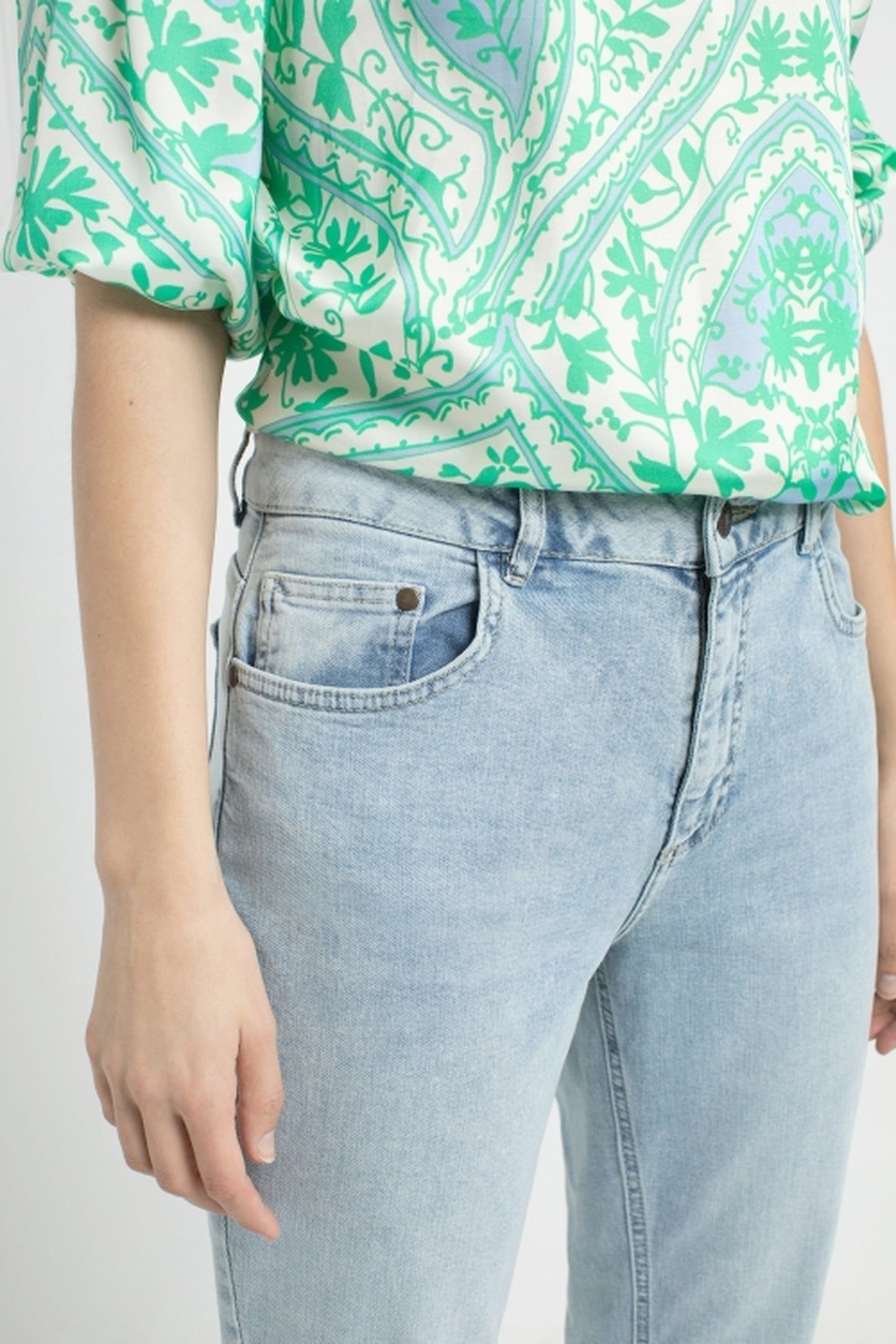 ALESSANDRO DENIM FLARE LIGHT JEANS 4