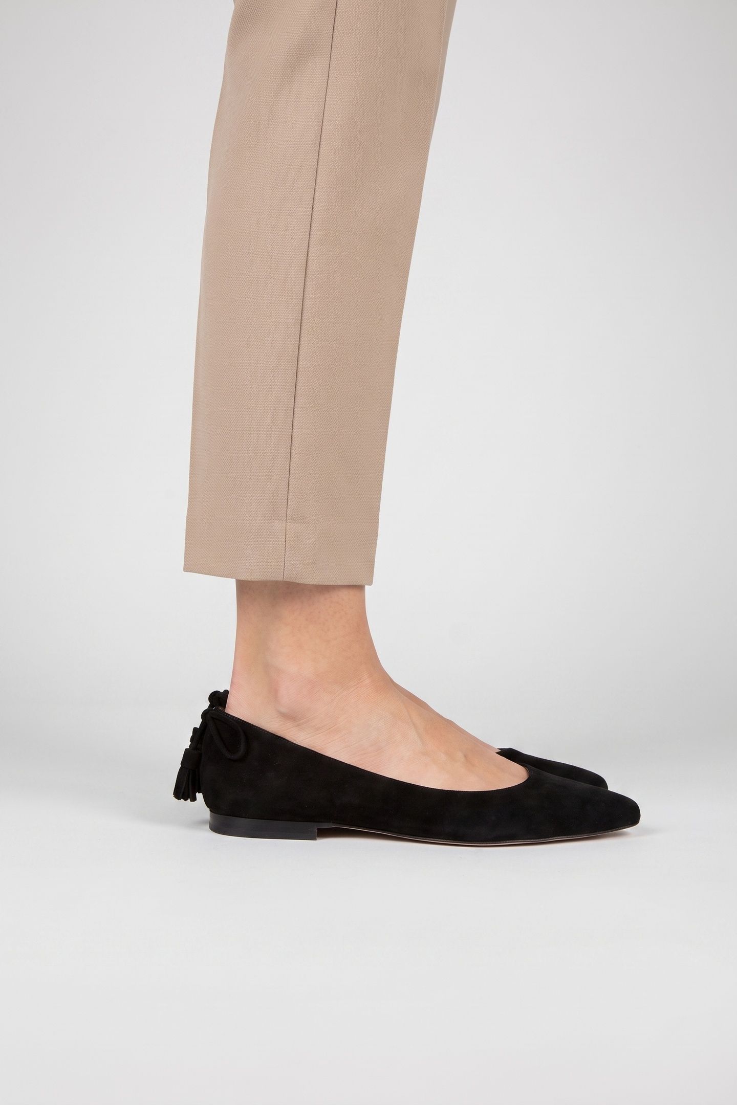 ESSIE TASSEL POINTED BLACK 3
