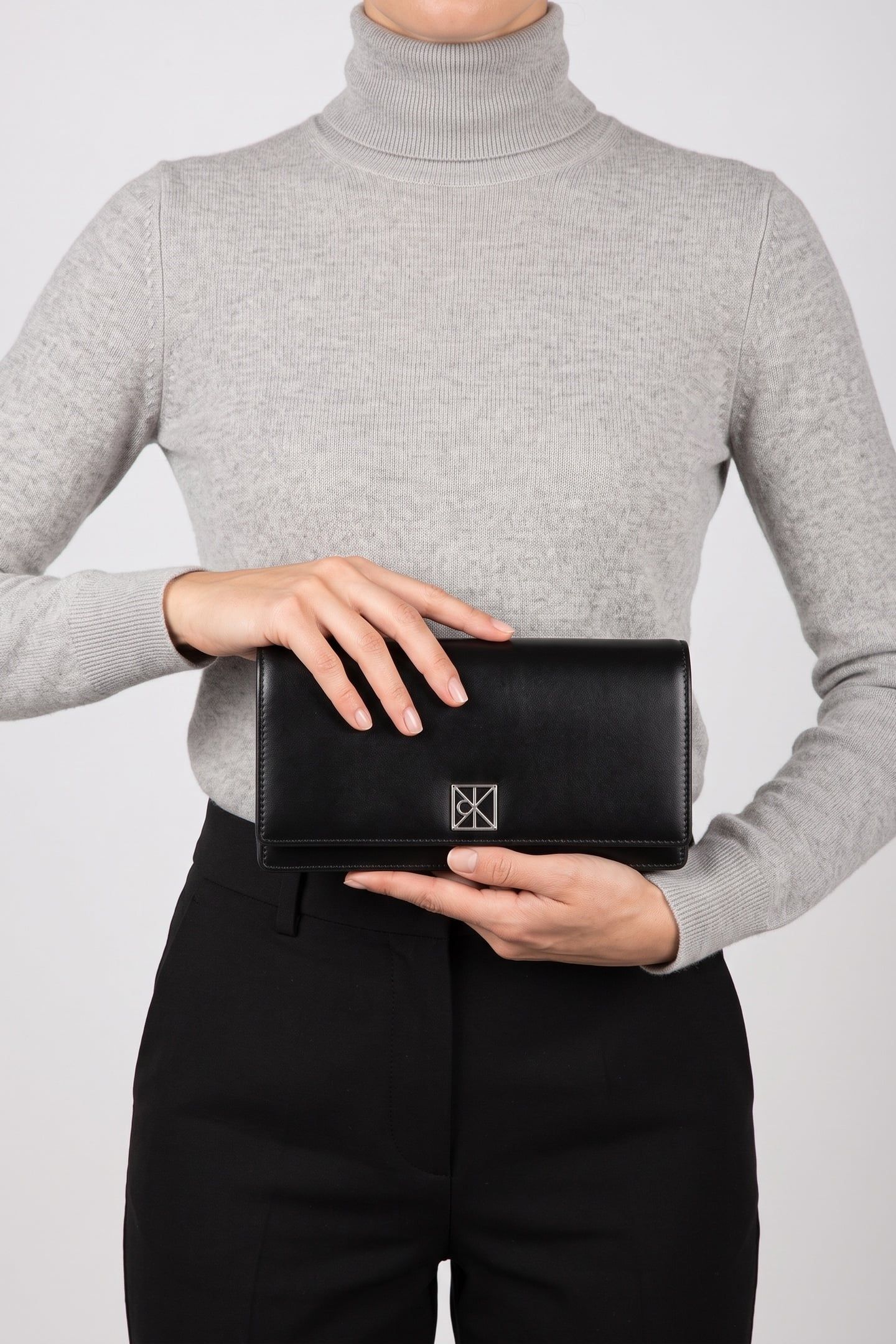 EMBLEM LONG BIFOLD WALLET BLACK 1