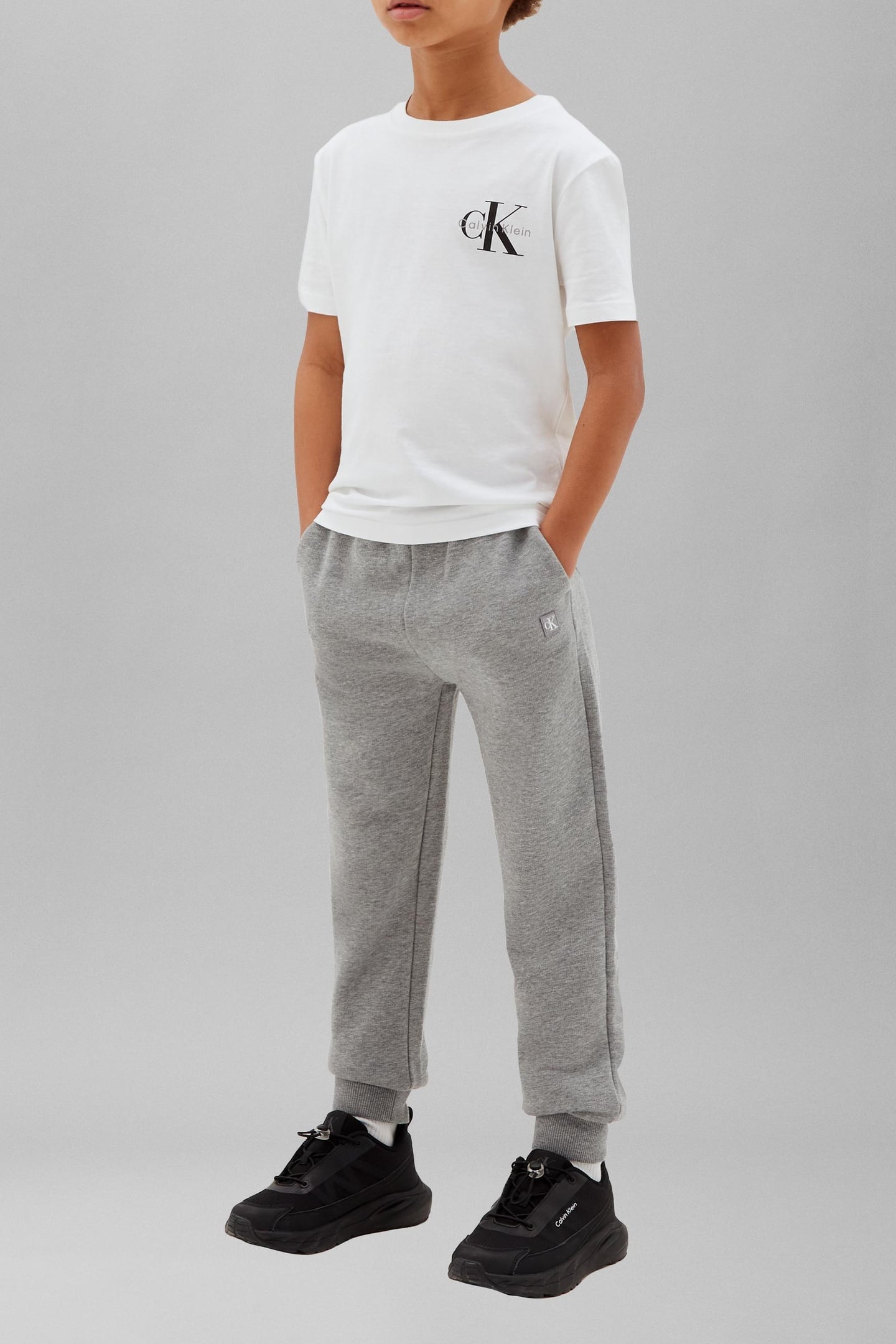 UNISEX MINI BADGE SWEATPANT MEDIUM GREY HEATHER 1