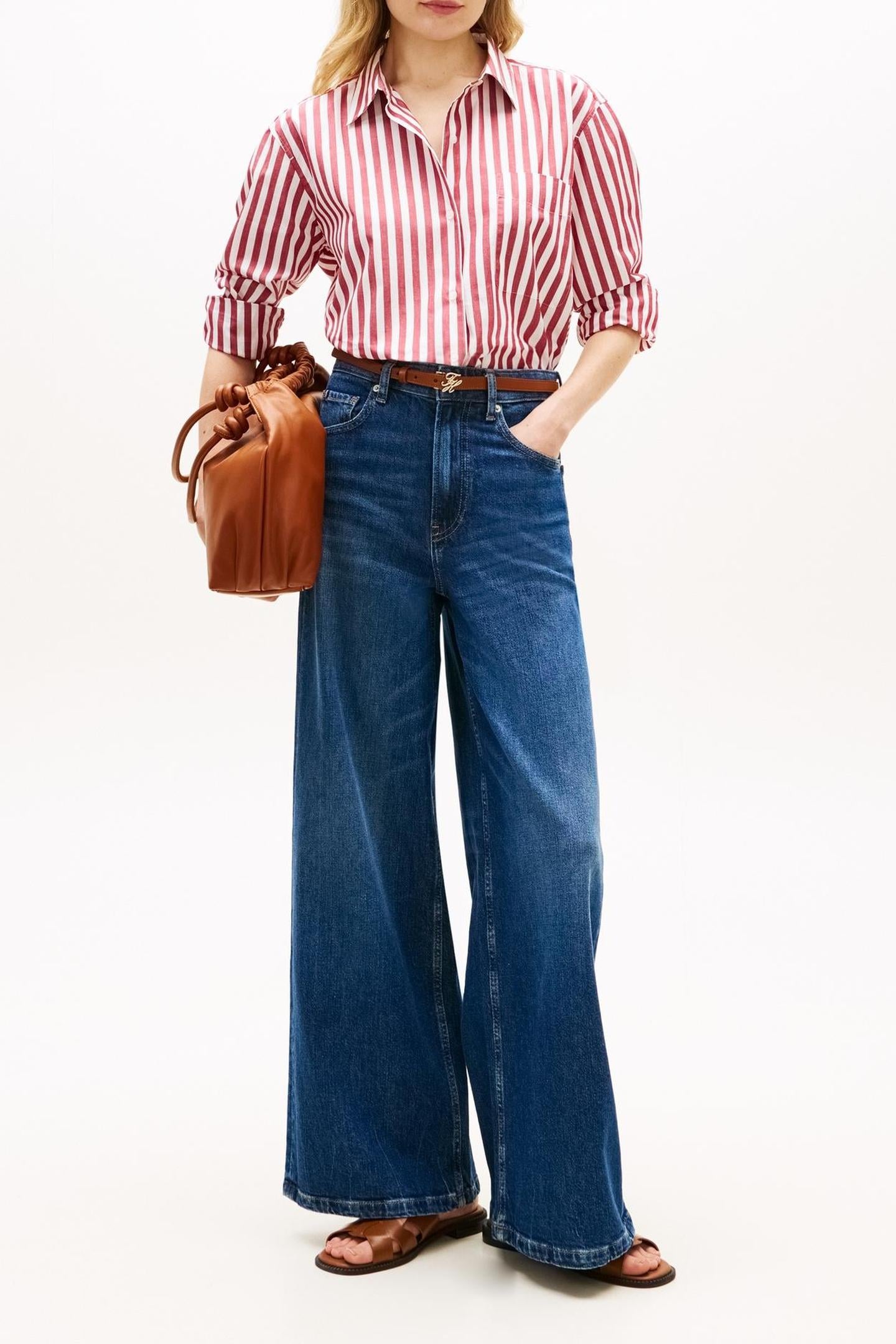 ESS POPLIN EASY FIT WIDE BANKER ECRU LIBERTY RED 1