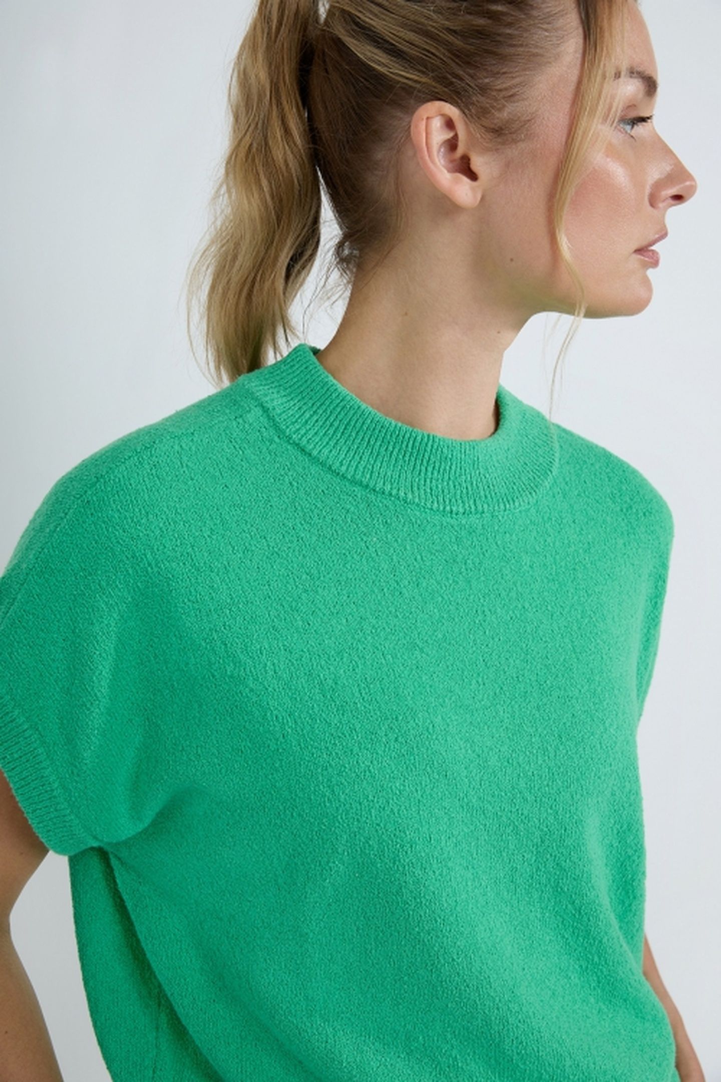 DIAN SWEATER PARROT GREEN 4