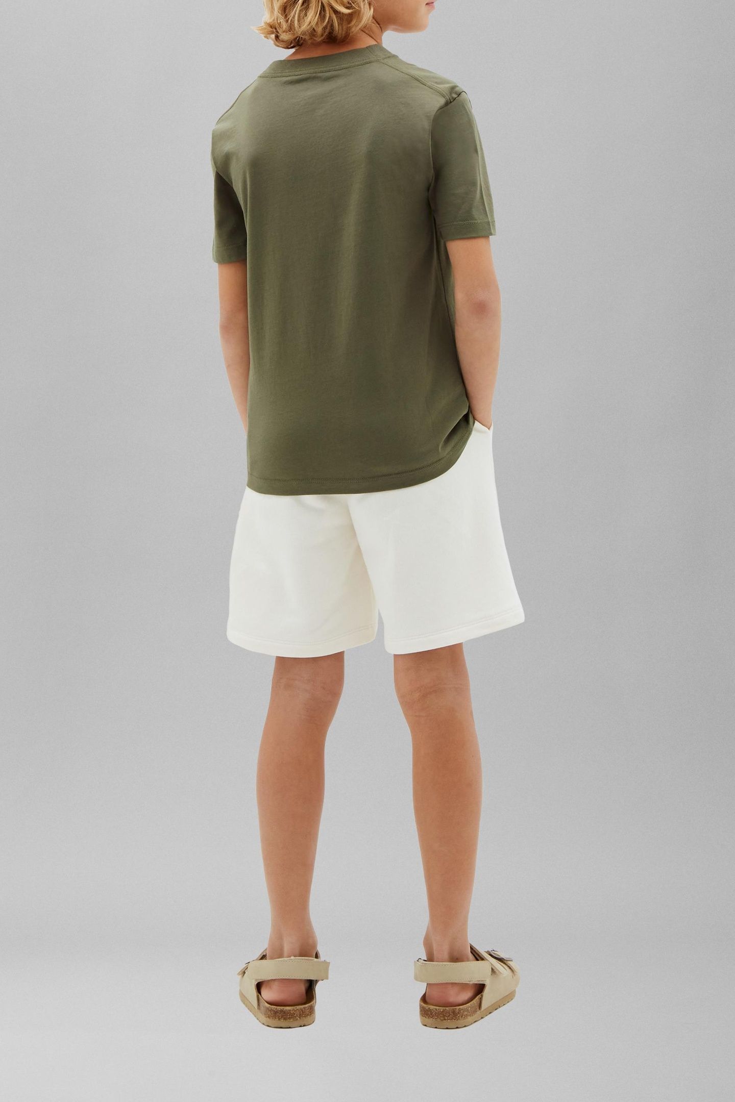 UNISEX MINI BADGE REGULAR T-SHIRT DUSTY OLIVE 4