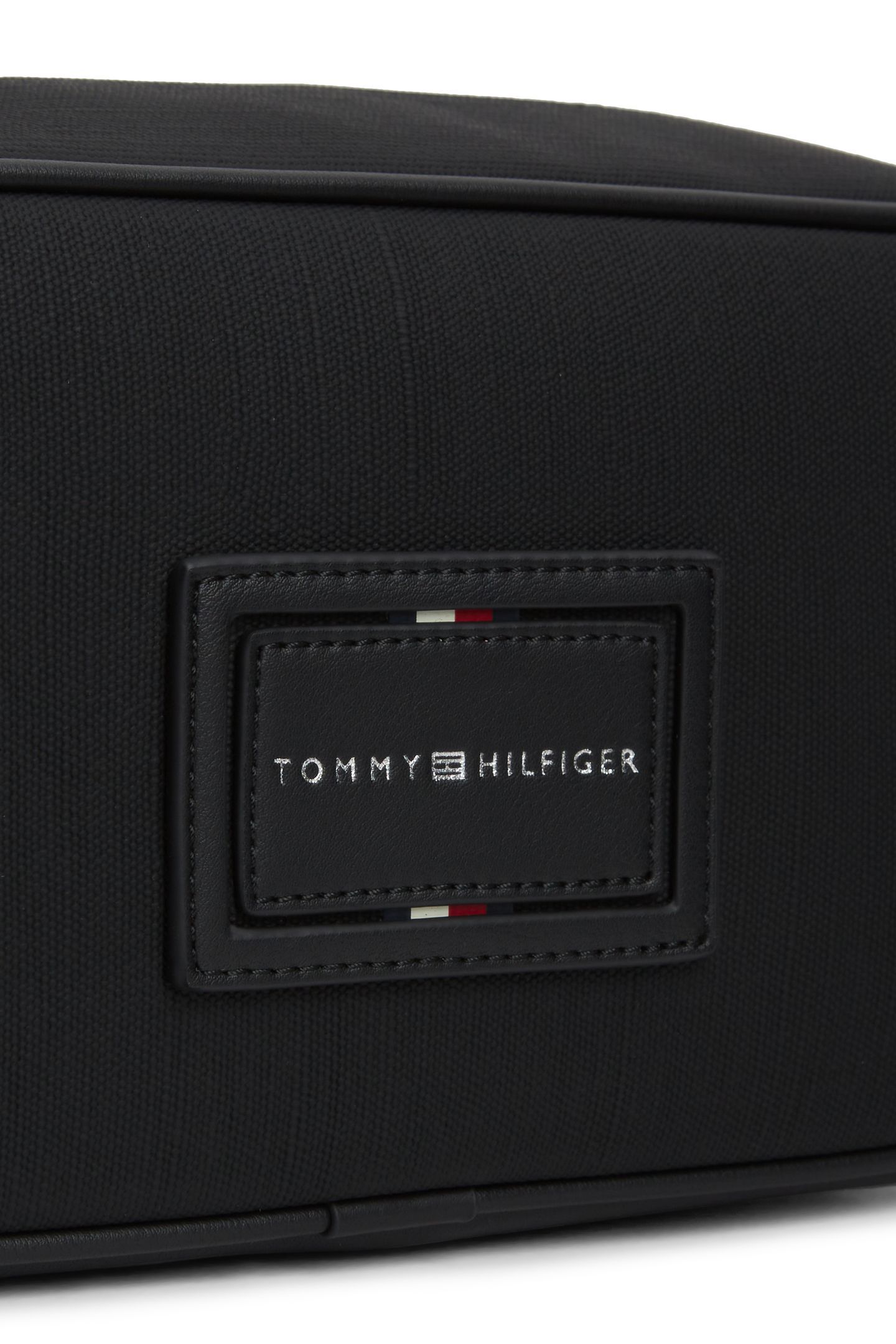 TH FOUNDATION WASHBAG BLACK 4