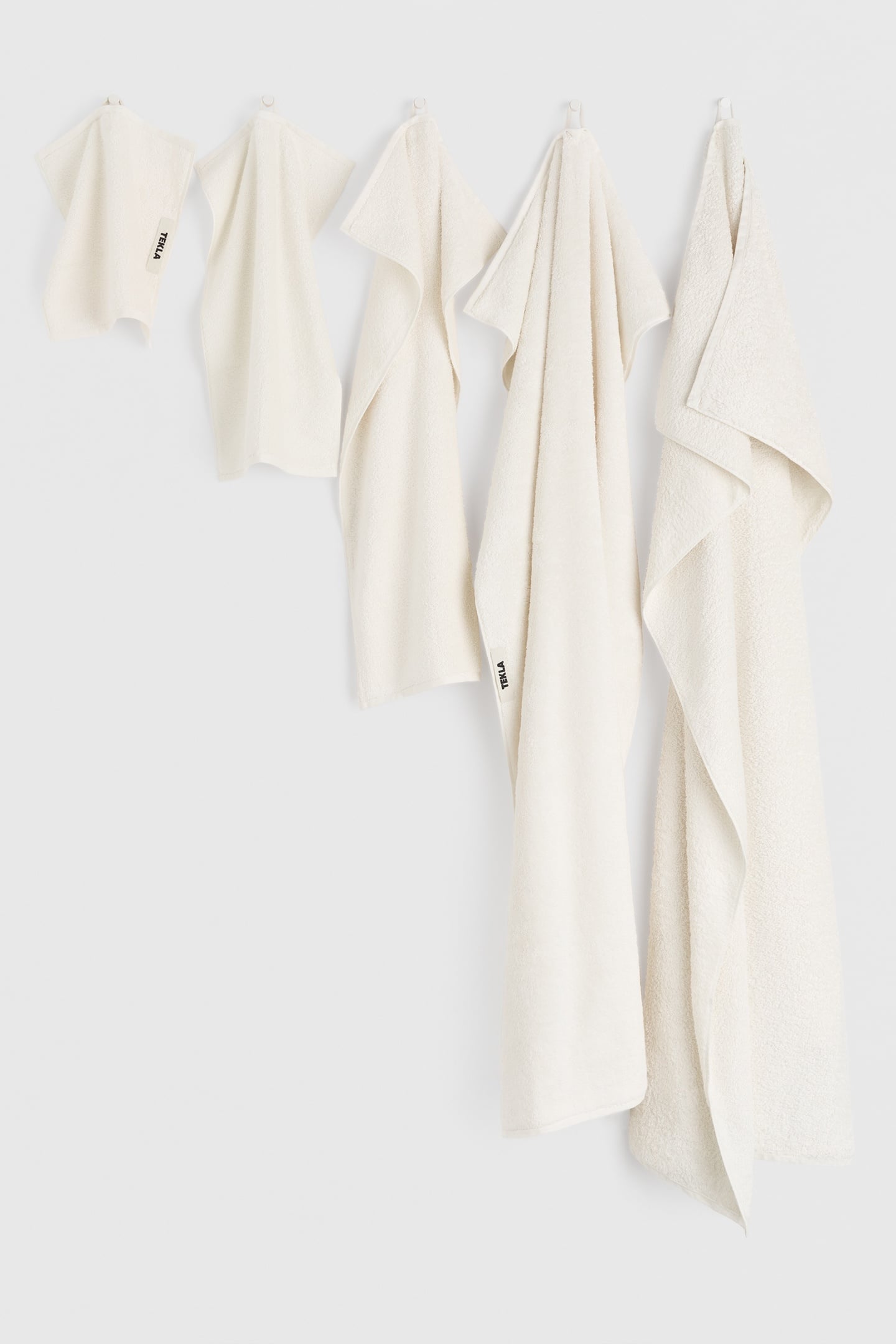 UNISEX HAND TOWEL WHITE 2
