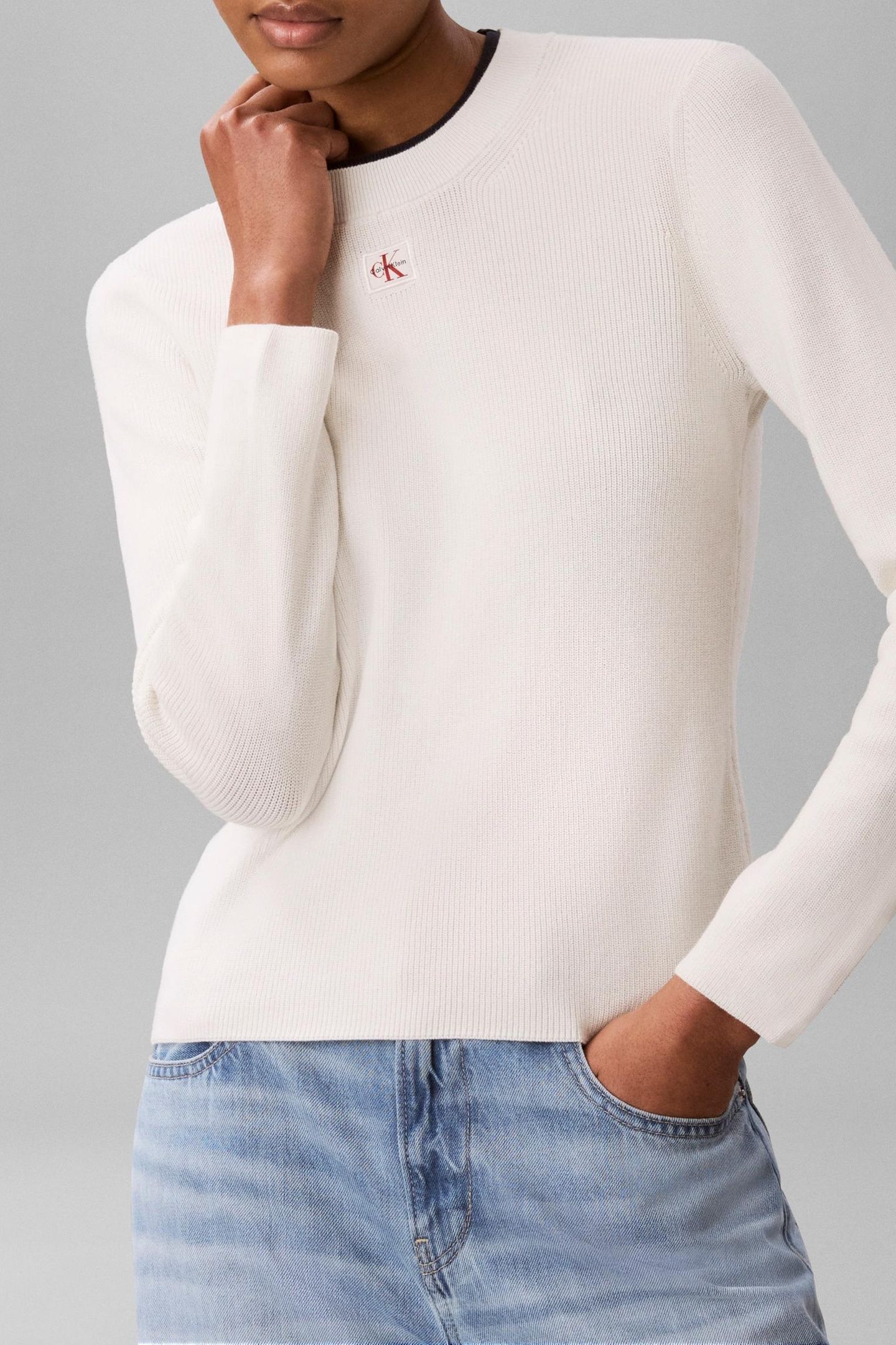 WOVEN LABEL LONG SLEEVE CREW TOFU 1