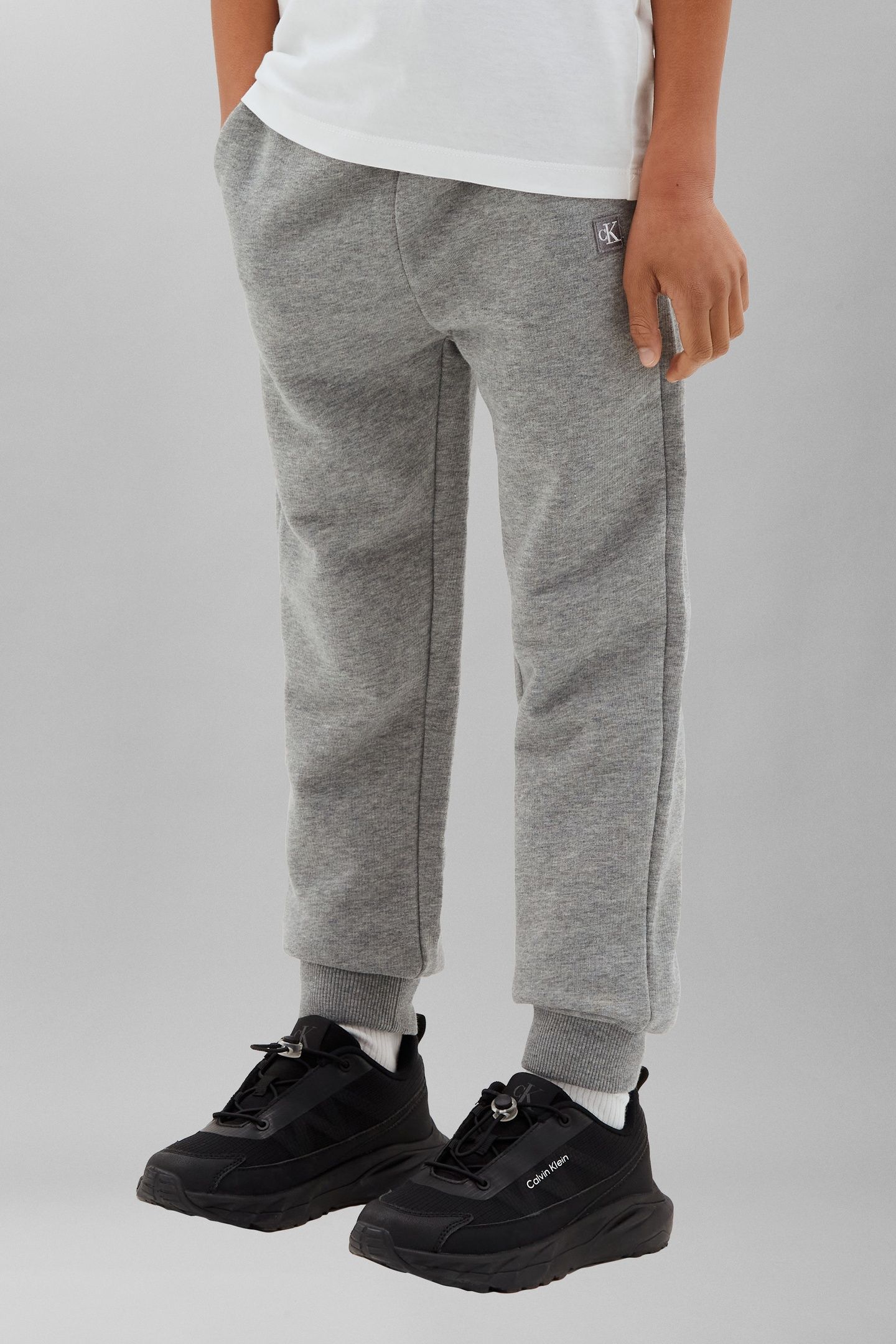 UNISEX MINI BADGE SWEATPANT MEDIUM GREY HEATHER 4