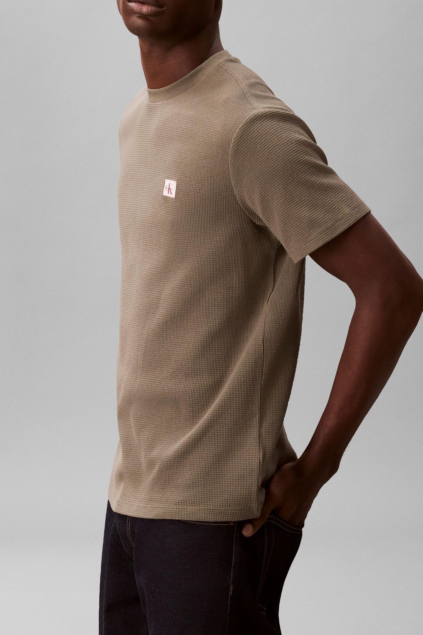 SHORT SLEEVE WAFFLE BADGE CREW DUSTY OLIVE 2