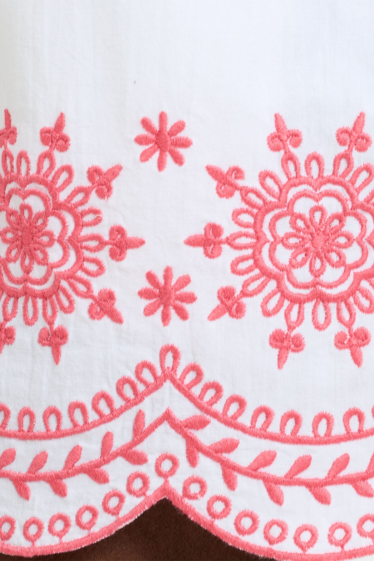 ALISSA EMB HEM COTTON SHORTS WHITE/RASPBERRY PINK 3