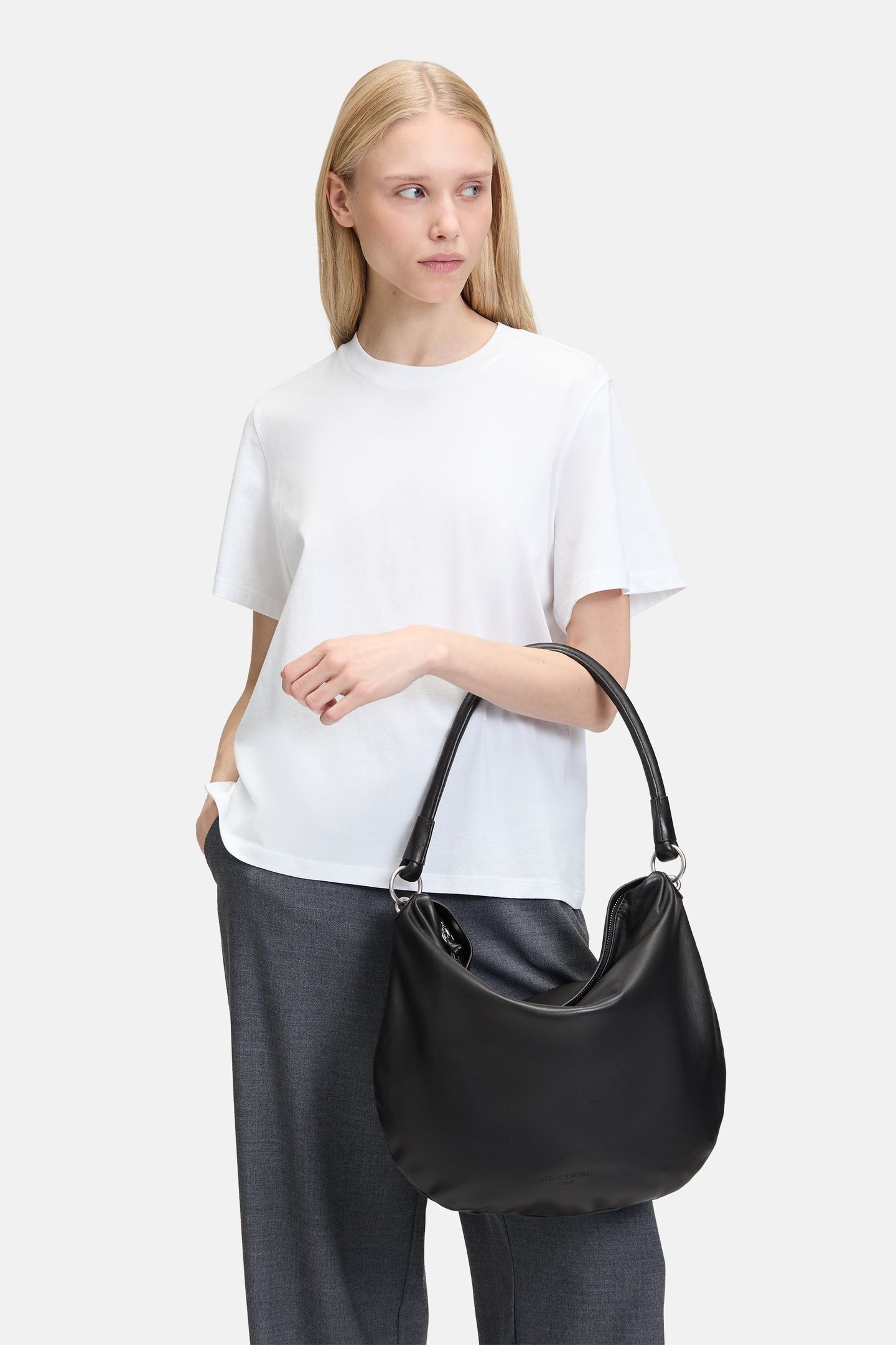 HOBO MEDIUM BLACK 1
