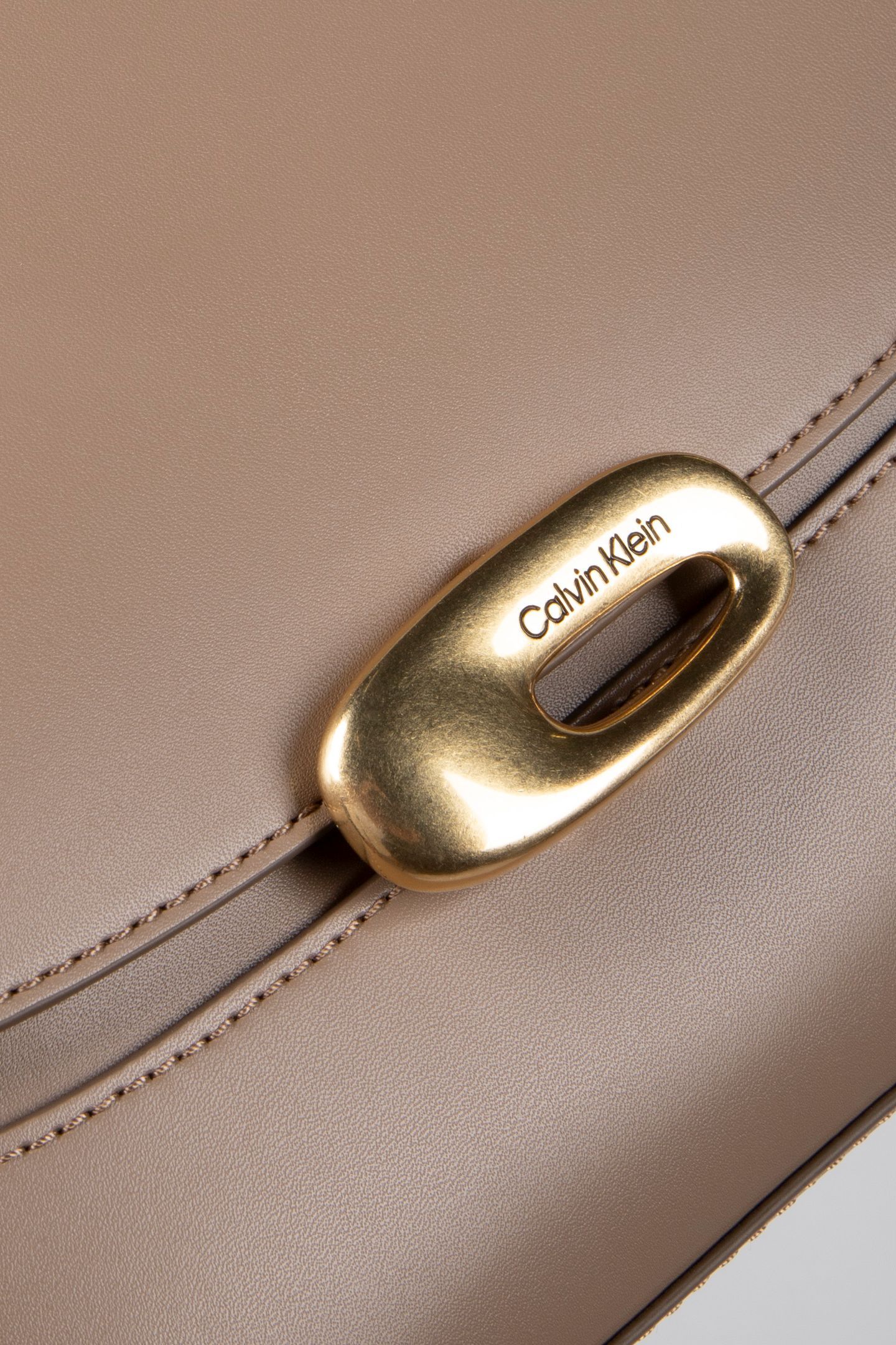 HARDWARE FLAP MEDIUM CROSSOVER DESERT TAUPE 4